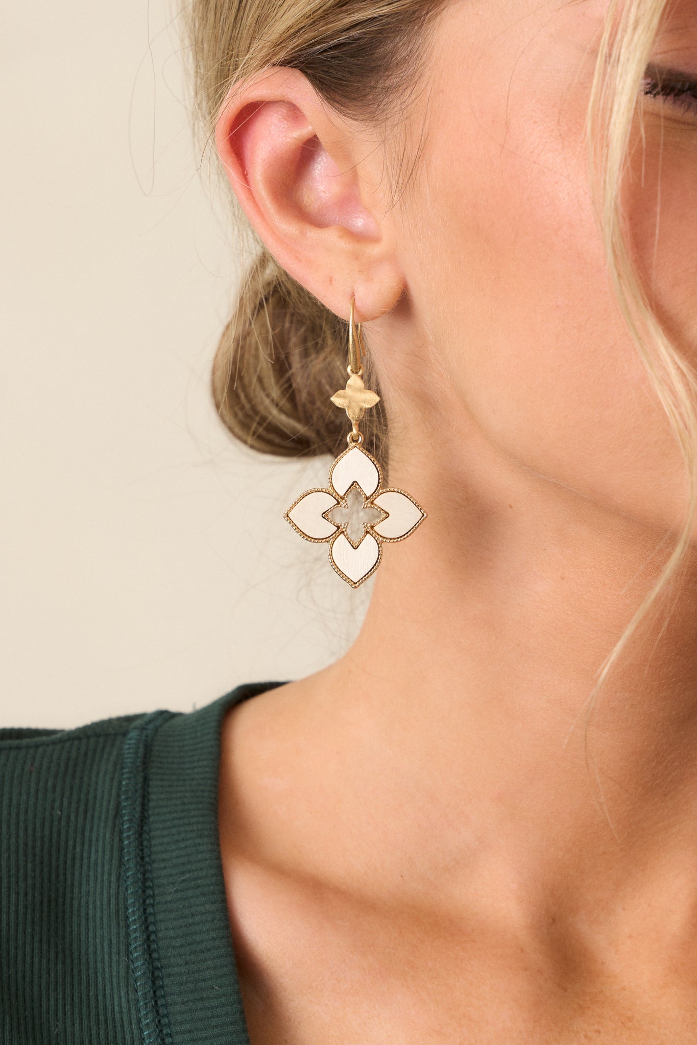 earrings to wear with one shoulder dress How to Accessorize: Jewellery for One Shoulder Dresses