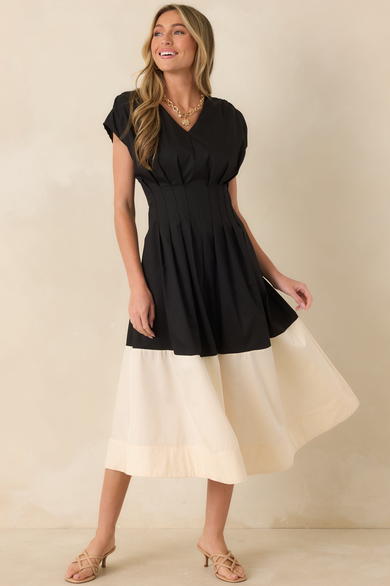 entro midi dress Women's Stark Differences Black & Ivory Contrast Pleated | Size: M 39” Length ENTRO Solid collared short sleeve