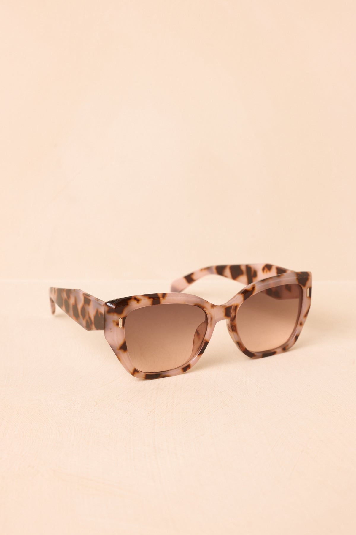 I See Your Point Blush Tortoise Oversized Cat-Eye Sunglasses