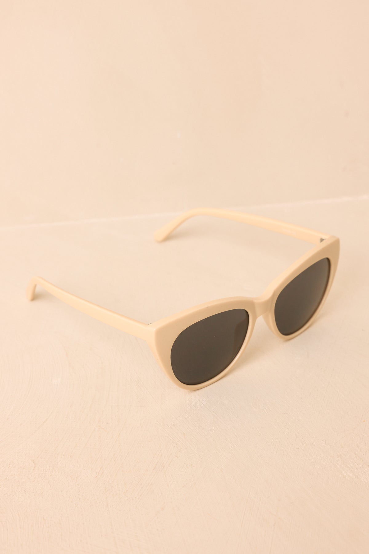 Here Comes the Sun White Rounded Cat-Eye Sunglasses