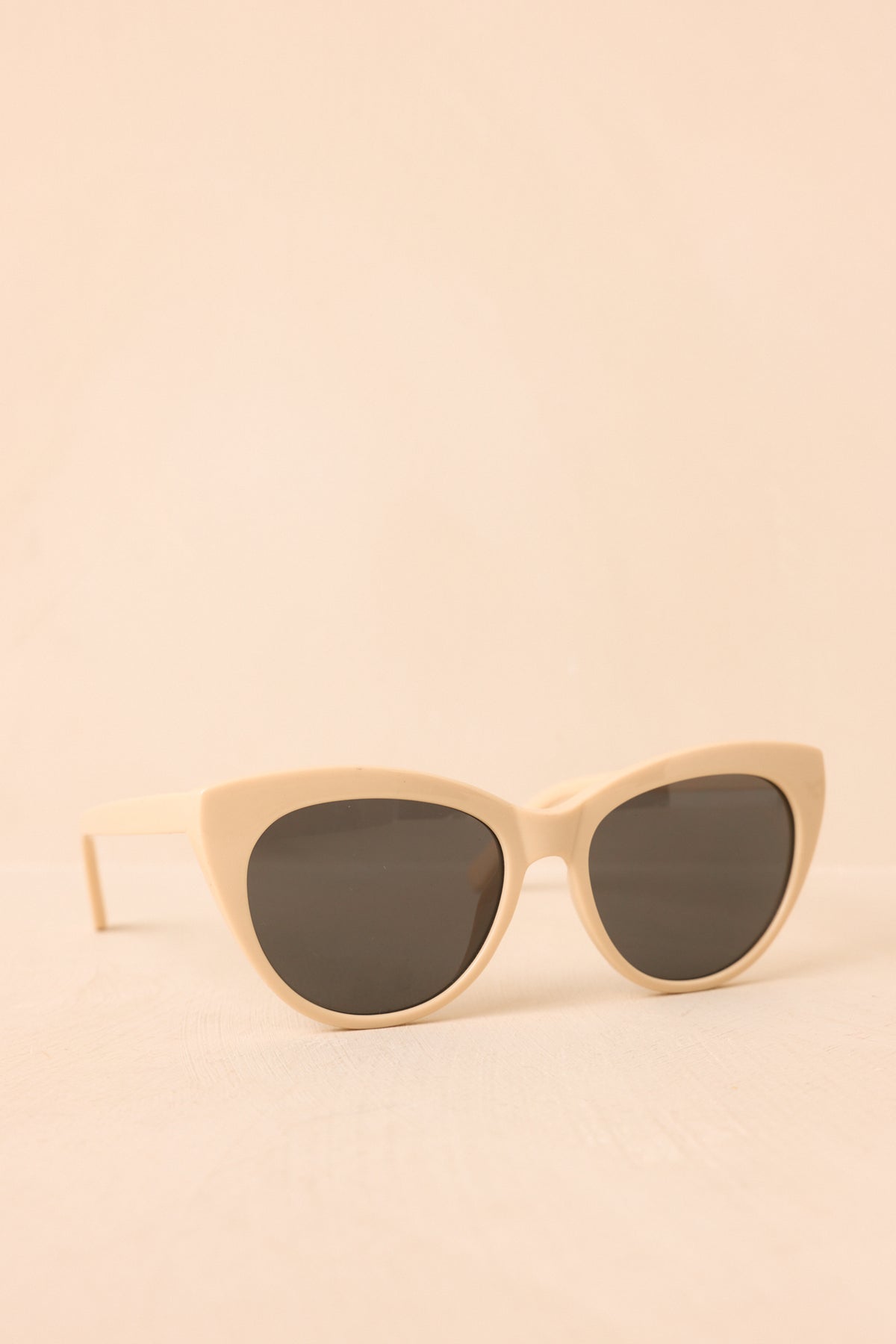 Here Comes the Sun White Rounded Cat-Eye Sunglasses