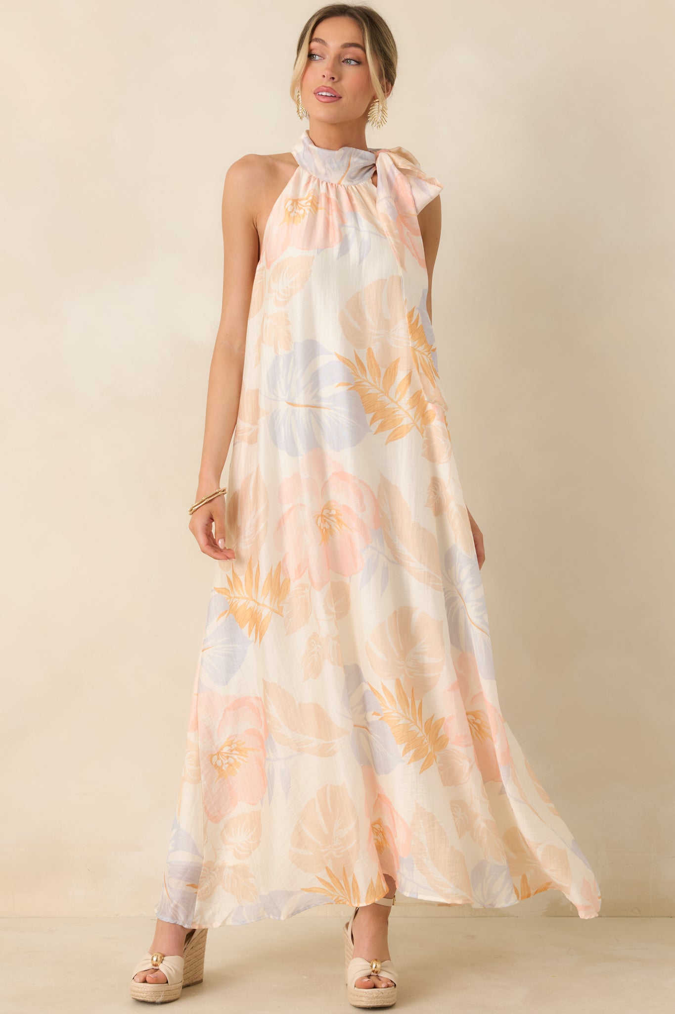 Relaxed-fit maxi dress with soft Tencel-cotton-linen fabric and airy silhouette.