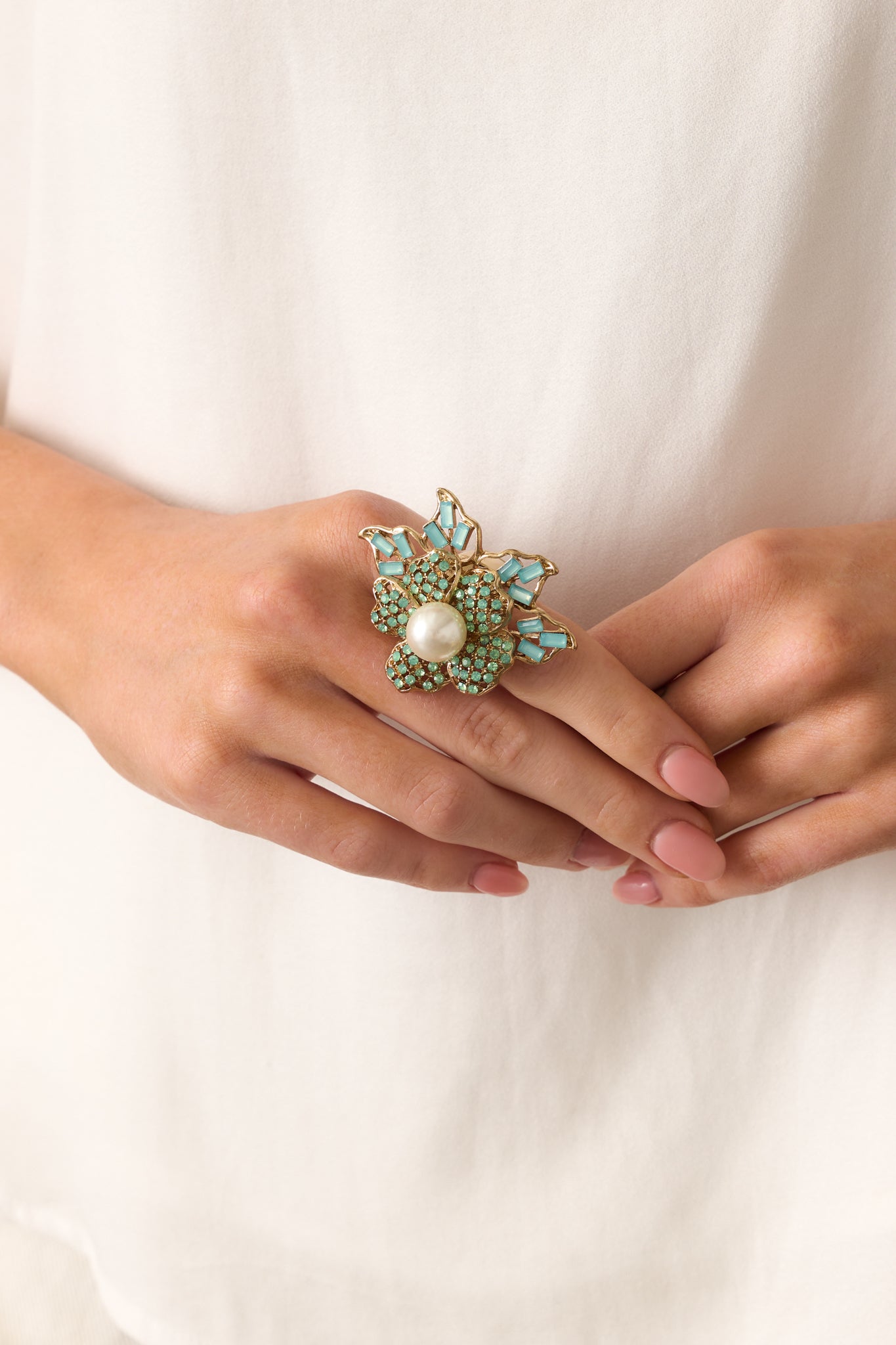 mint green dress jewelry Mint green is a color that goes with almost all the color outfits , Do you agree ? , ., Check out our most beautiful collections of 4 beautiful mint green set , These necklaces are made of