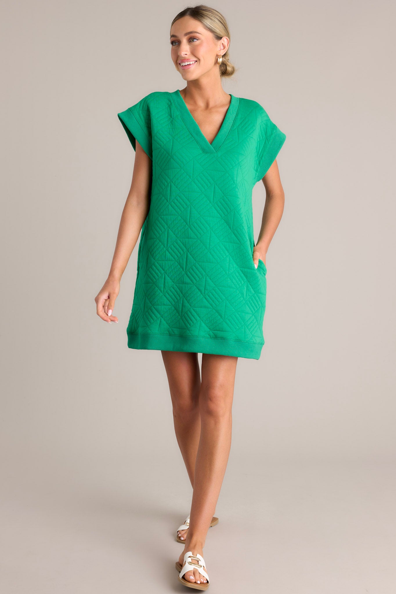 Serene Shades Kelly Green Cap Sleeve Quilted Mini Dress Serene Shades Kelly Green Cap Sleeve Quilted Mini Dress