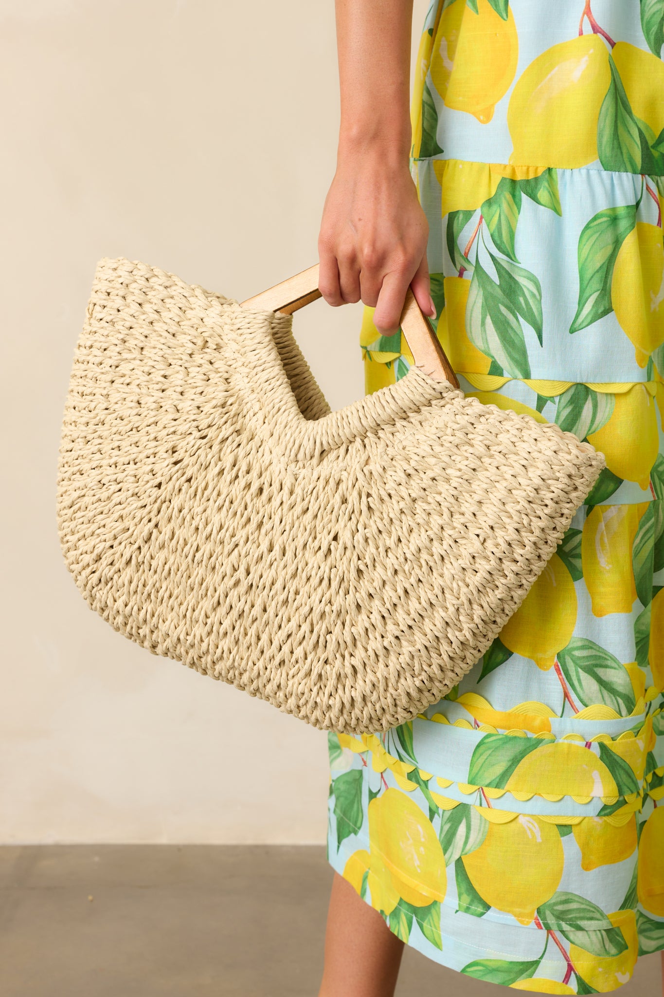 Changing Tides Ivory Raffia Woven Wooden Handle Handbag