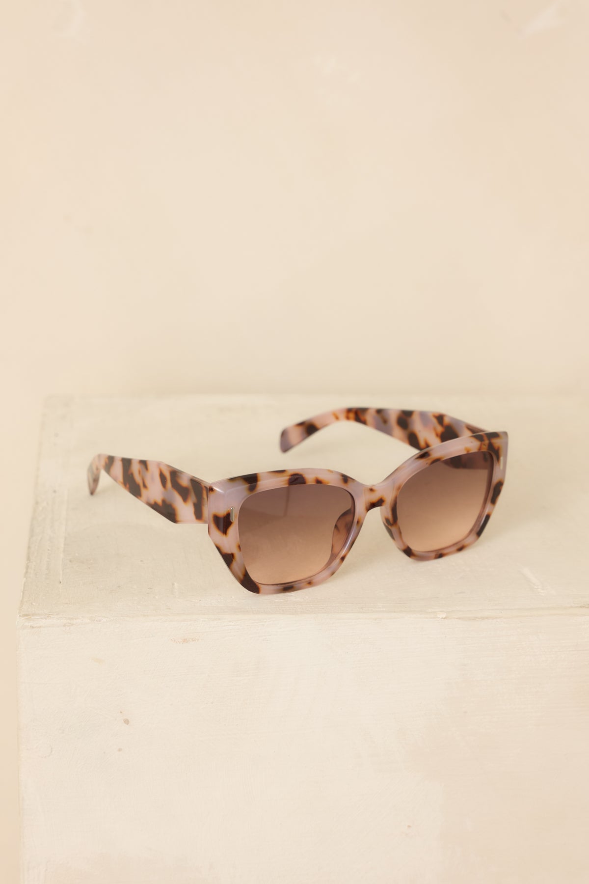 I See Your Point Blush Tortoise Oversized Cat-Eye Sunglasses