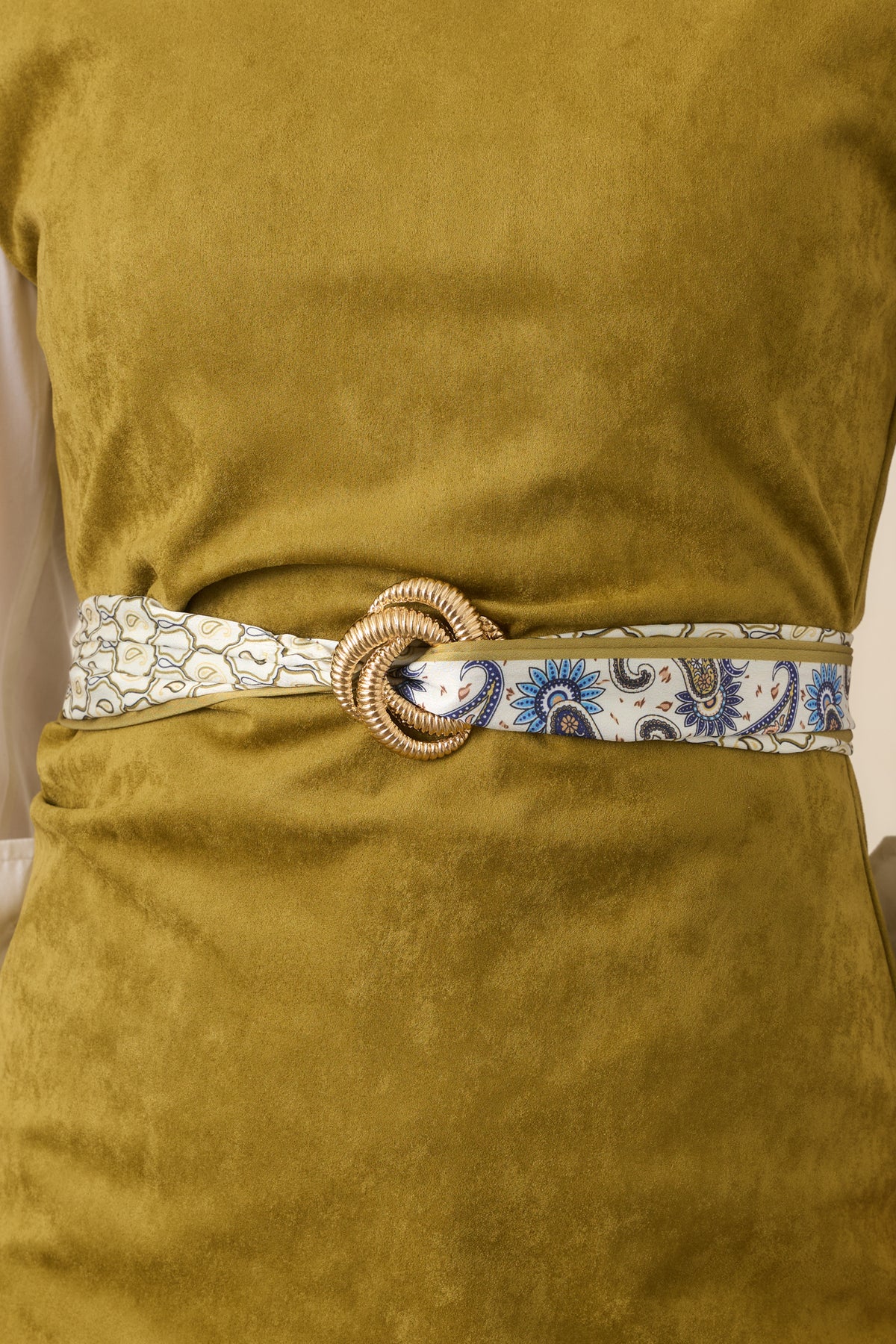 Bound to Impress Gold Ribbed Knot Brooch