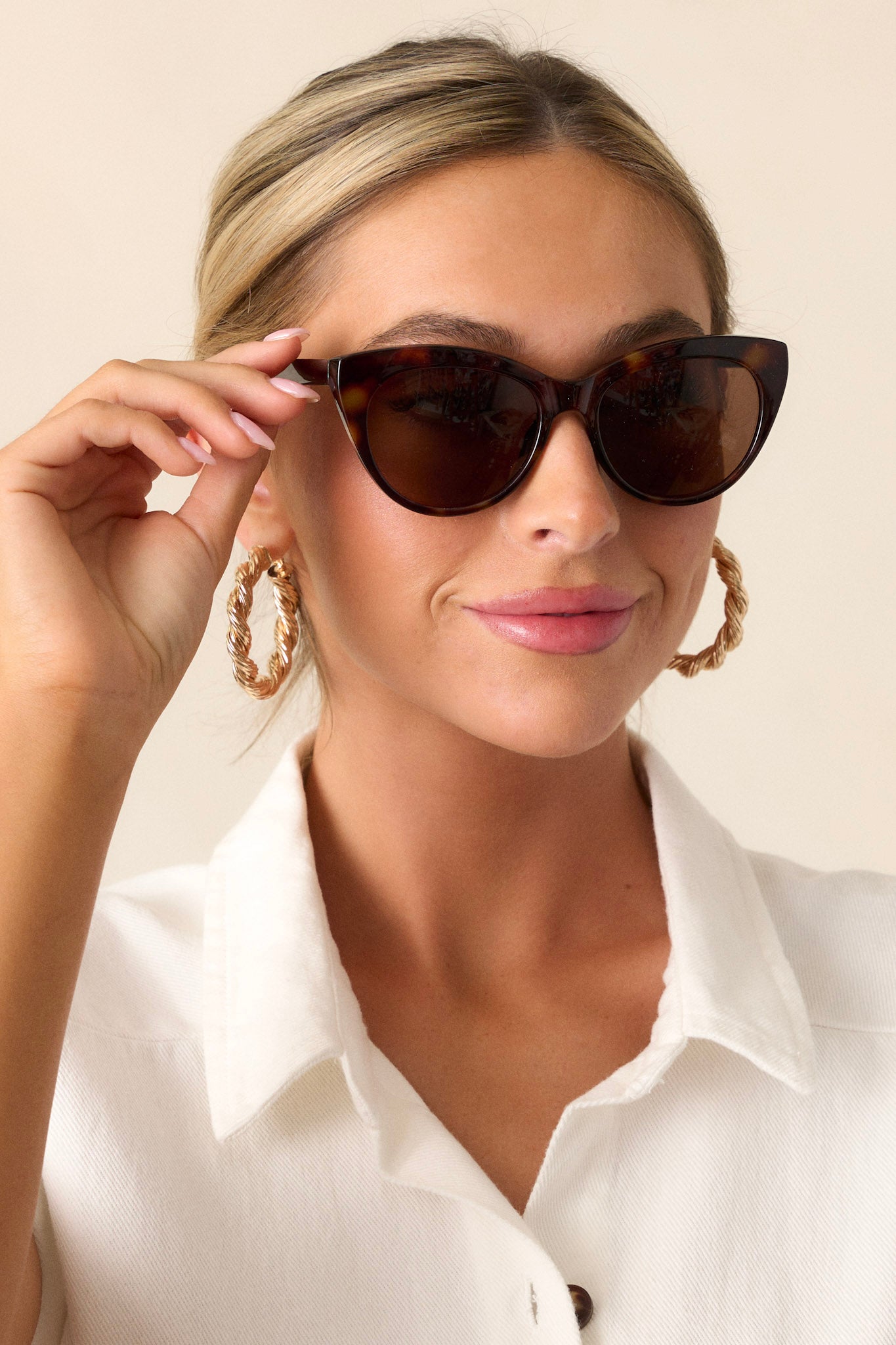 sunglasses for formal dress 7 Stylish Ways to Wear Sunglasses With a Suit
