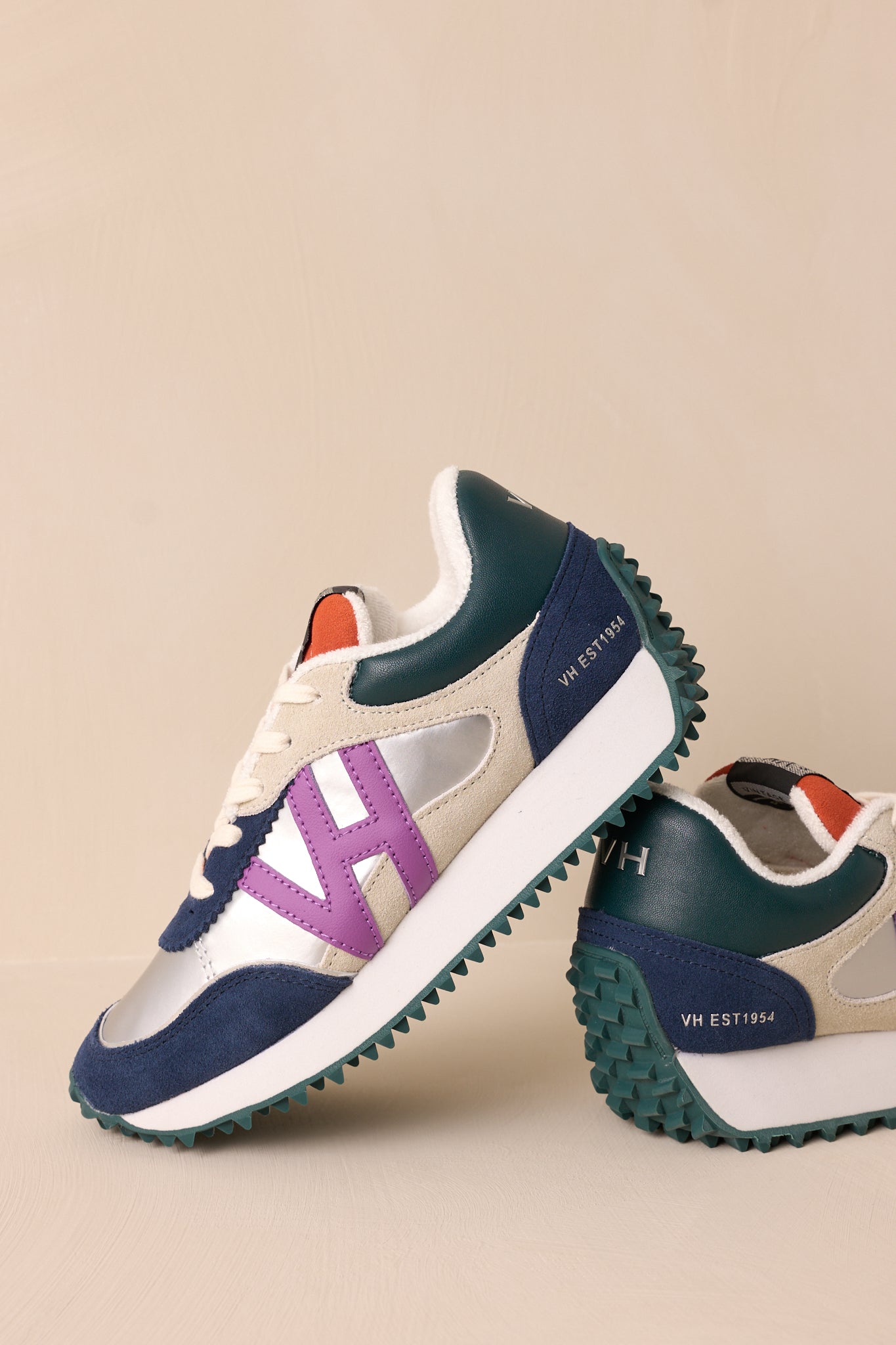 purple dress sneakers Casual, cute, and on trend! Dresses + sneakers will always be our fav look! purple https://expectationstoo.com/products/afternoon-attire- dress-lavender burgundy https://expectationstoo.com/products/go-team-v-neck-dress-burgundy sneakers