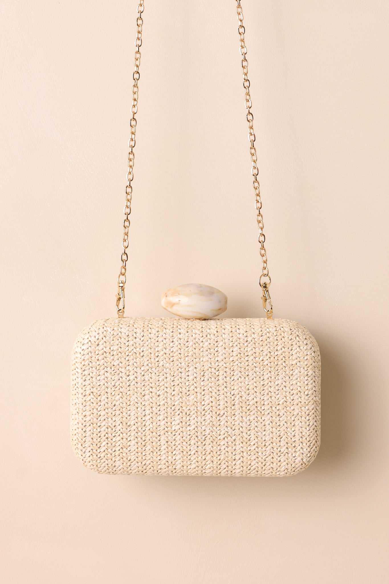 beige dress accessories What Jewelry to Wear with a Beige Dress
