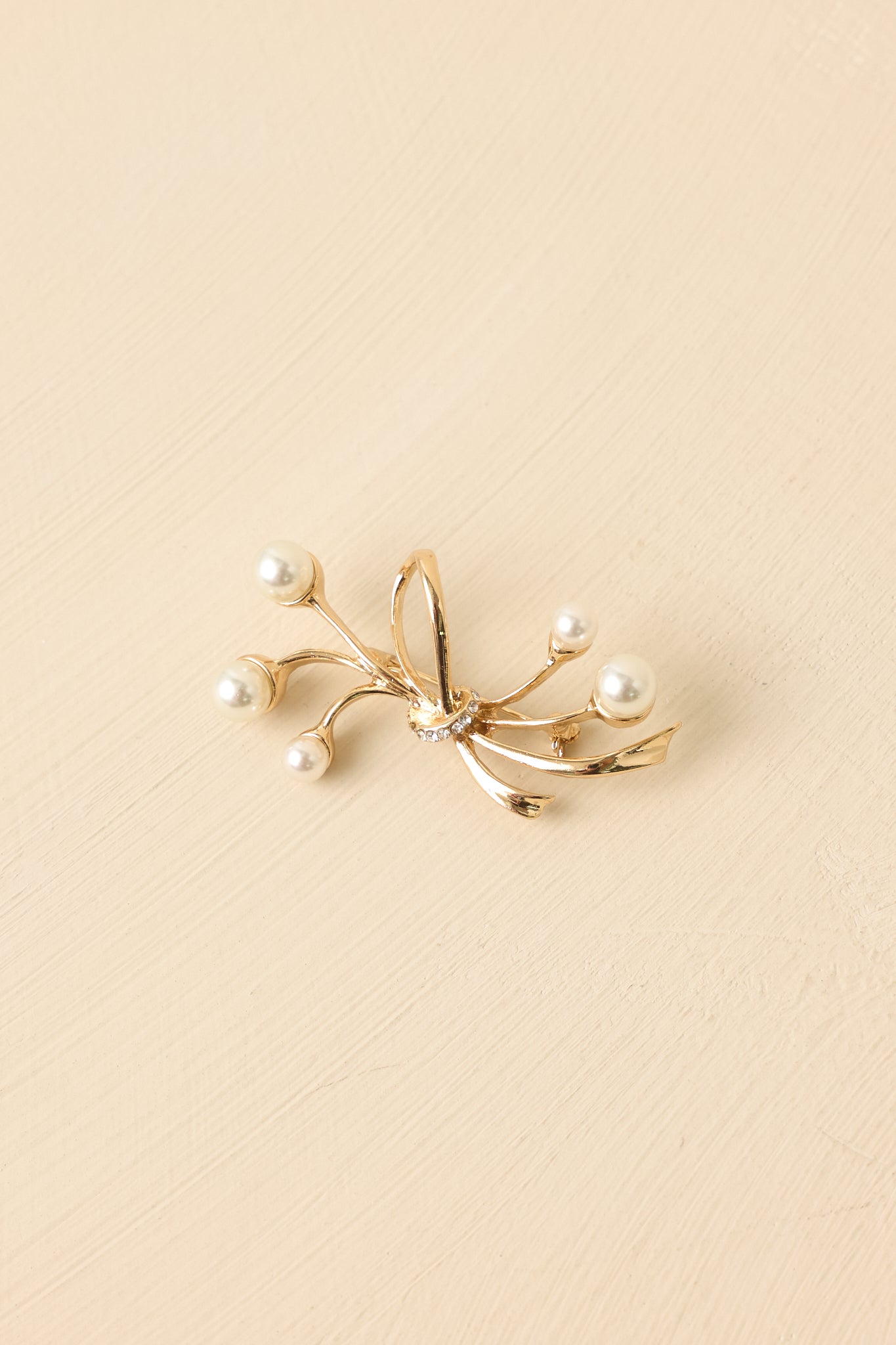 Tying It Together Pearl & Gold Bow Design Brooch