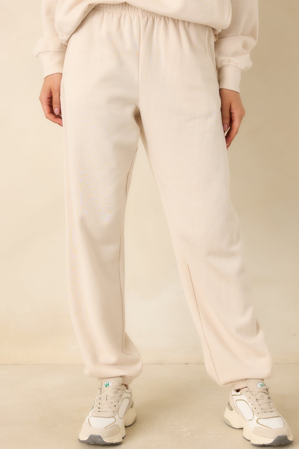 Cotton-blend fleece joggers finished with gathered elastic cuffs at the ankles.