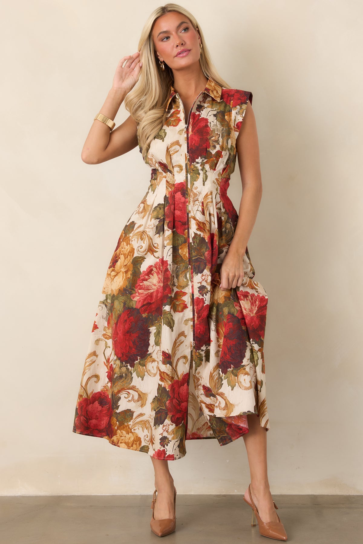 Crisp cotton dress featuring princess seams and a softly flared A-line skirt.