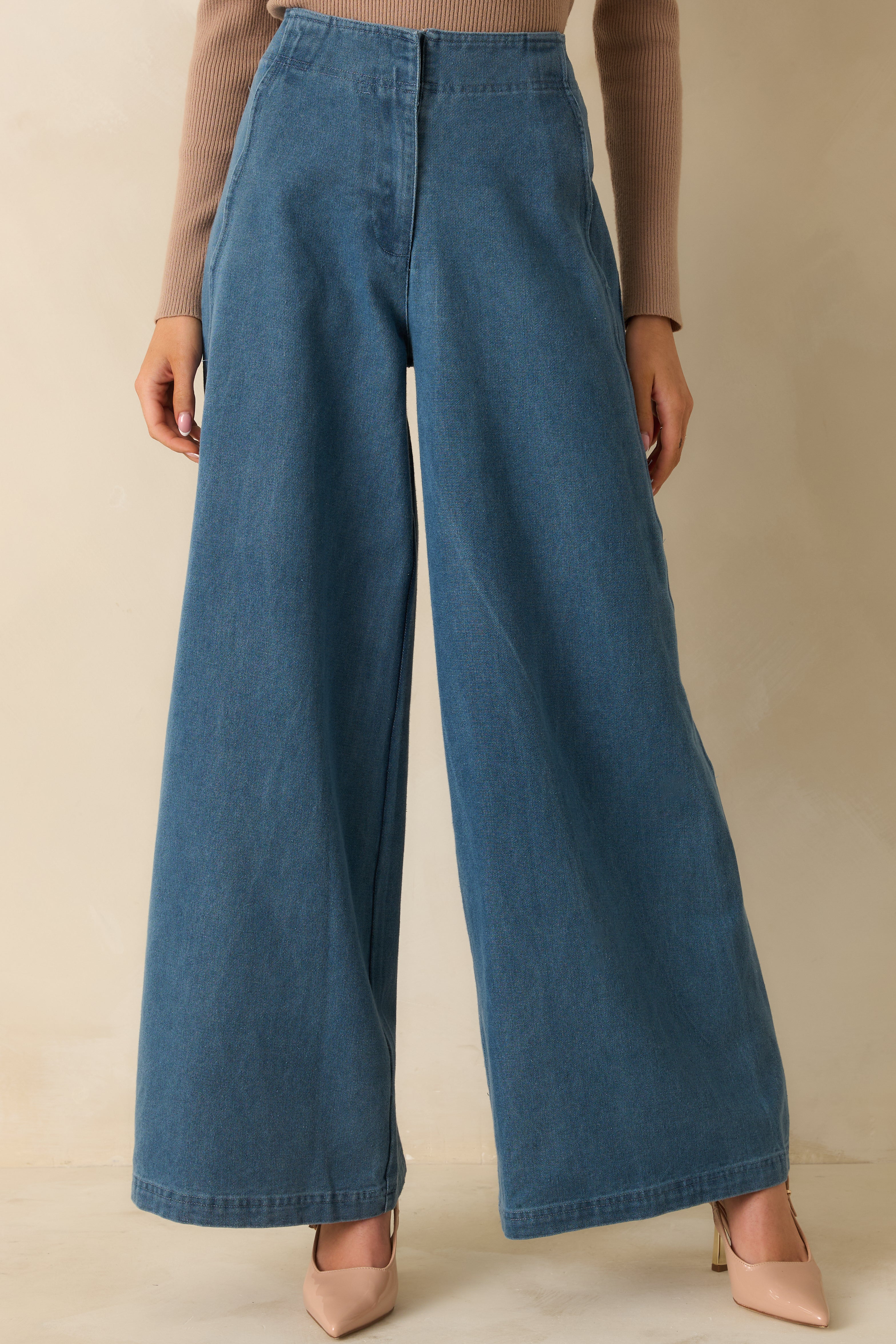 Women's Curve Appeal Medium Wash Scalloped Edge Wide Leg Jeans | Color: Blue | Size: S