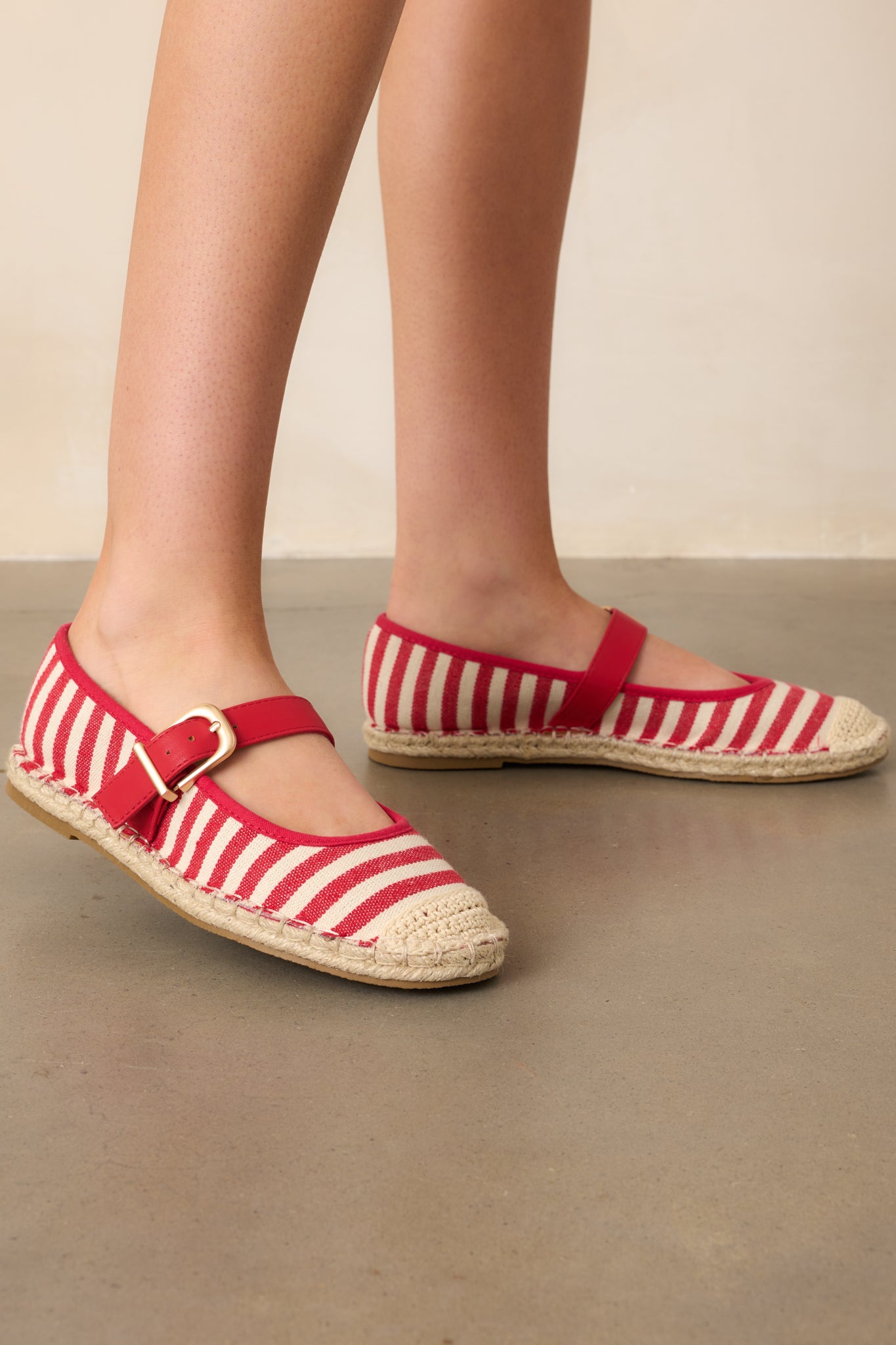 A detailed view of the adjustable faux leather bar strap with a gold buckle, showcasing its sleek design and functionality.