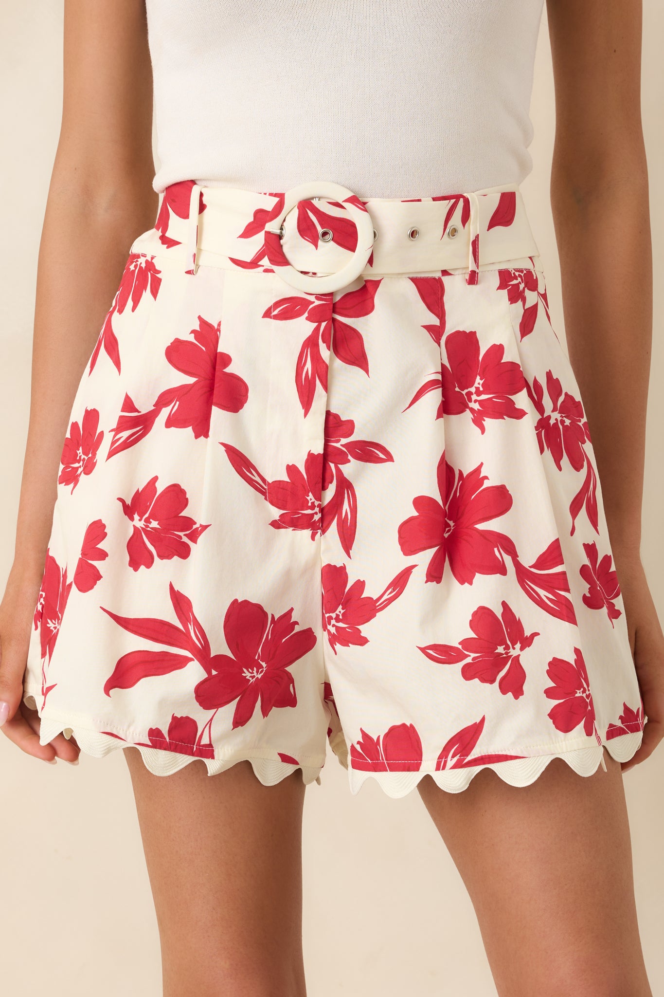 Women's Feeling Fabulous Ivory & Red Floral Cotton High Waisted Shorts | Size: S