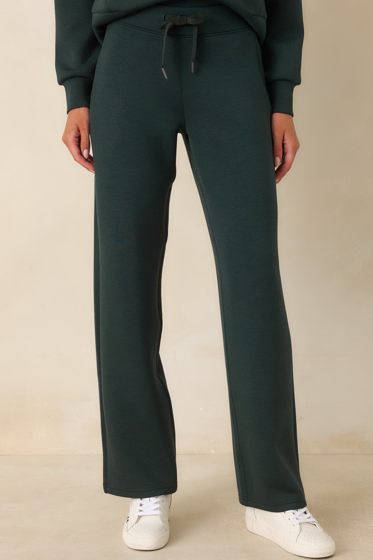 Lightweight spacer fabric gives these pants a smooth texture and comfortable stretch.