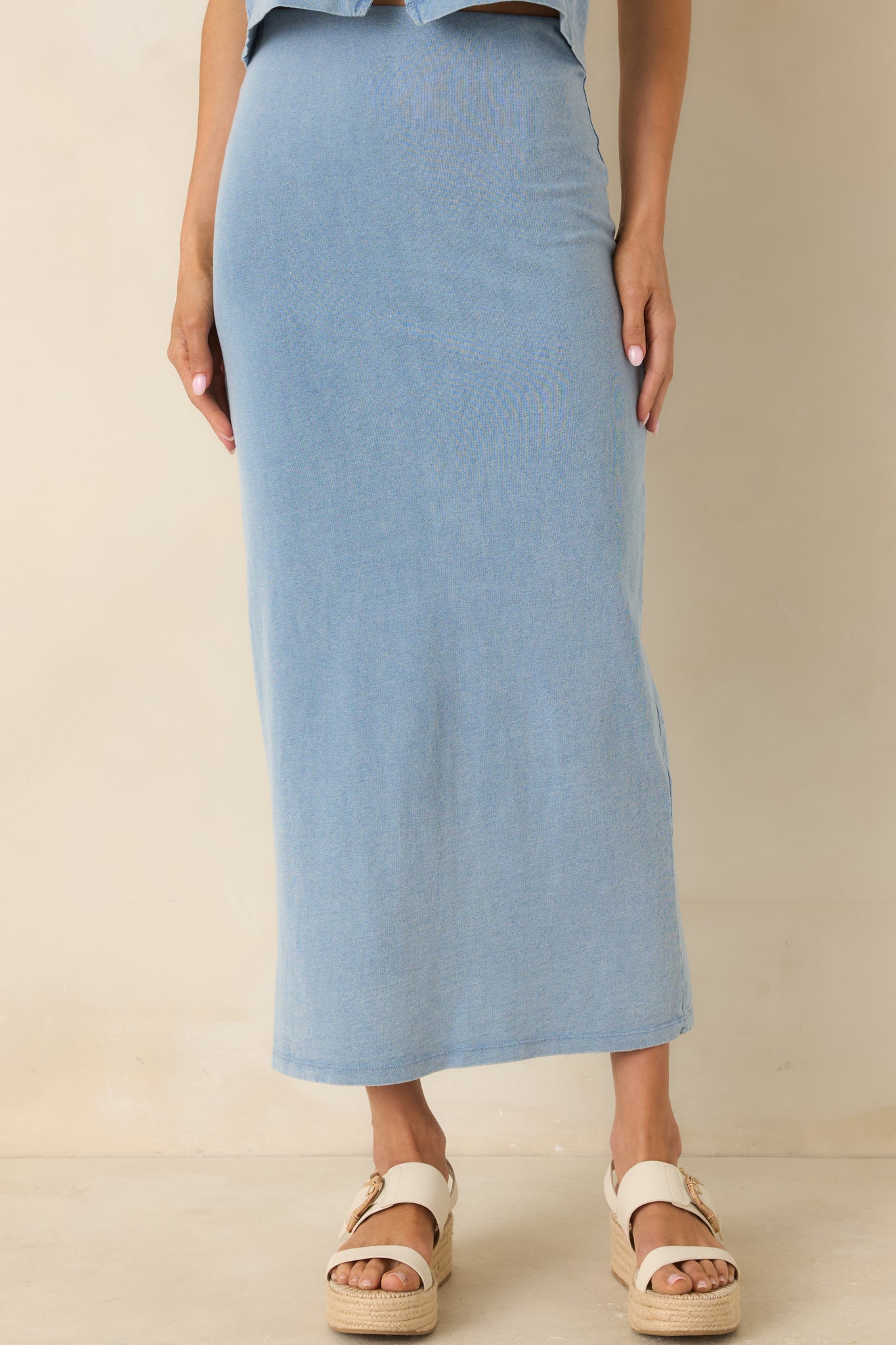 Z SUPPLY Women's Gail Jersey Denim Midi Skirt, Ocean Air Indigo