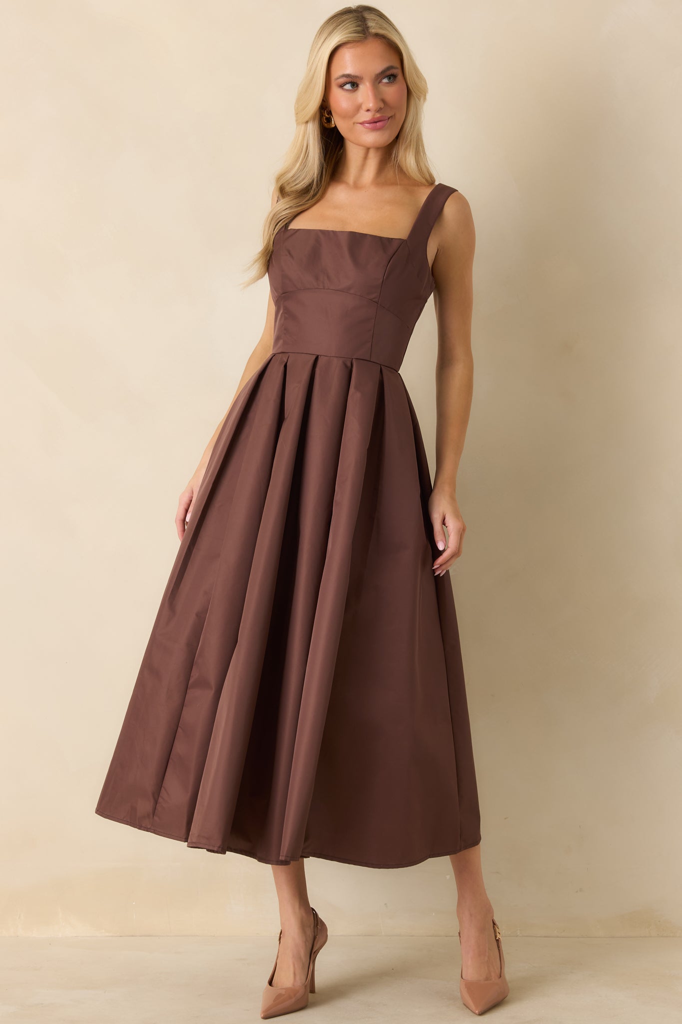 brown midi length dress Women's The Main Idea Cocoa Sleeveless Pleated Structured | Size: L Size:18W Wedding Dress Creator Online Jovani 22895 Black Sequin 3% Spandex Hand Wash