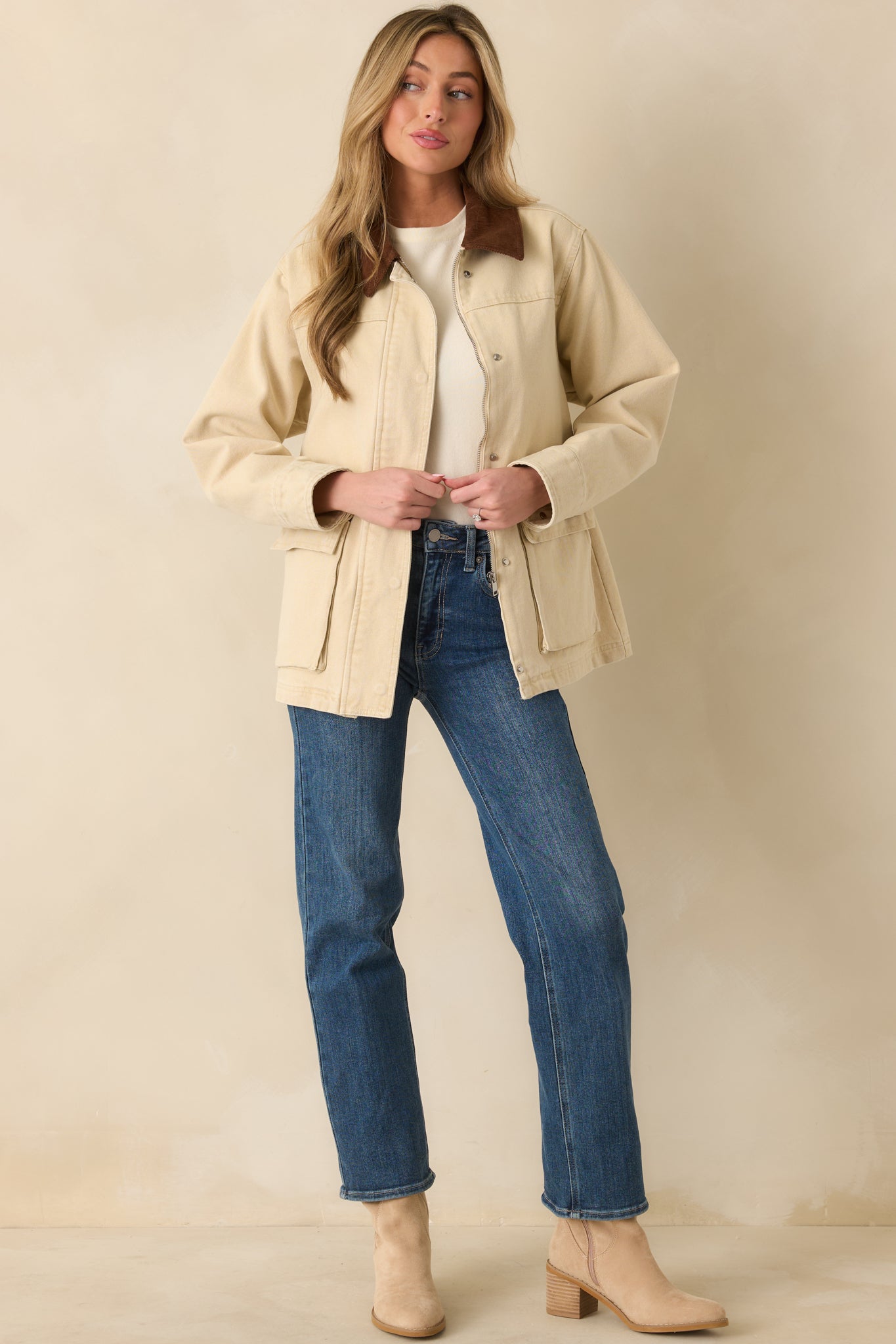 Utility jacket highlighting the brown corduroy collar and easygoing cotton canvas structure.