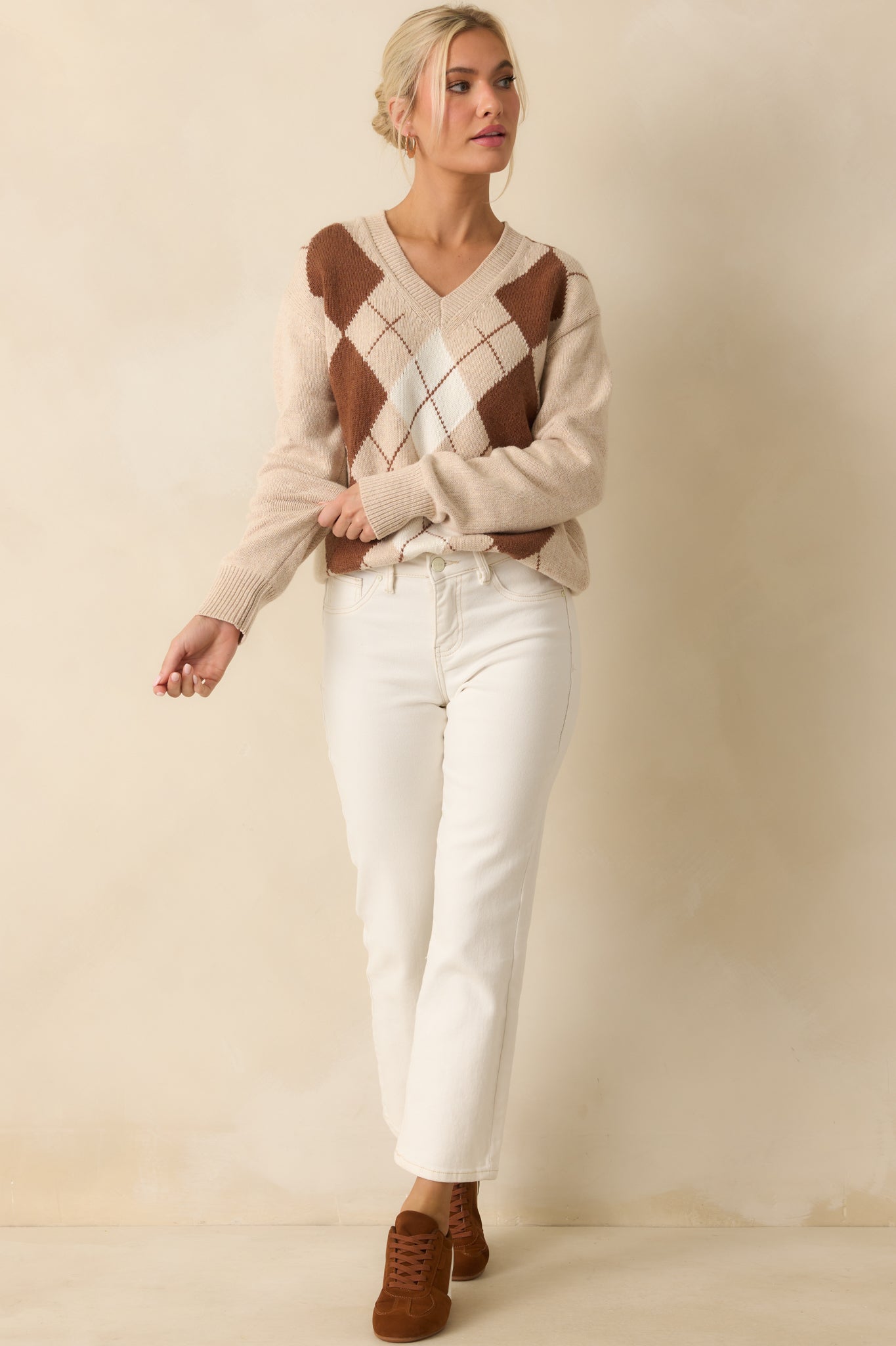 Outfit Beige Crew Neck Sweater Women's Beige Argyle Cotton