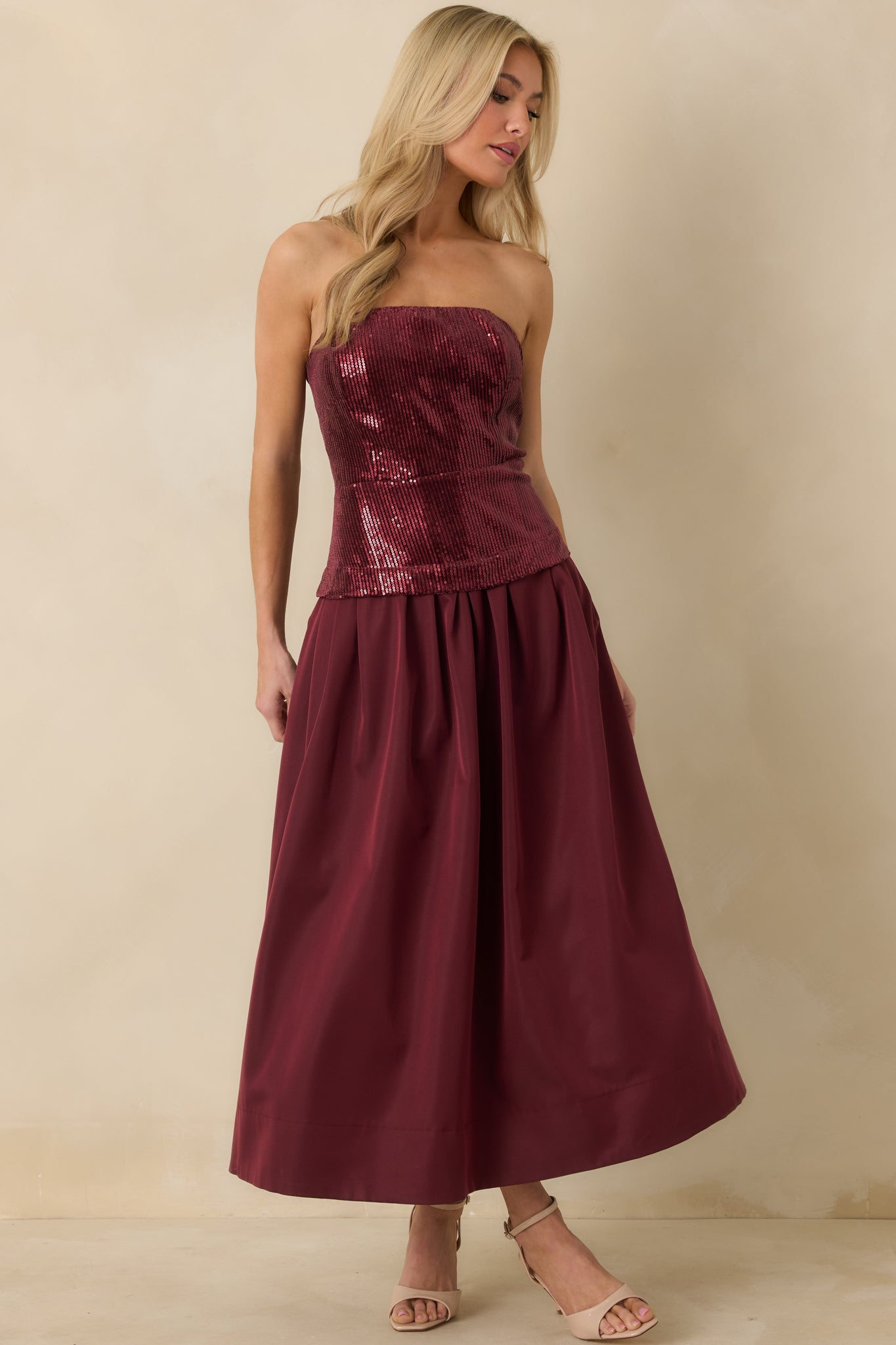 sequin midi flare dress Flowing, Sequin Midi Dress Red / 8 main image 0