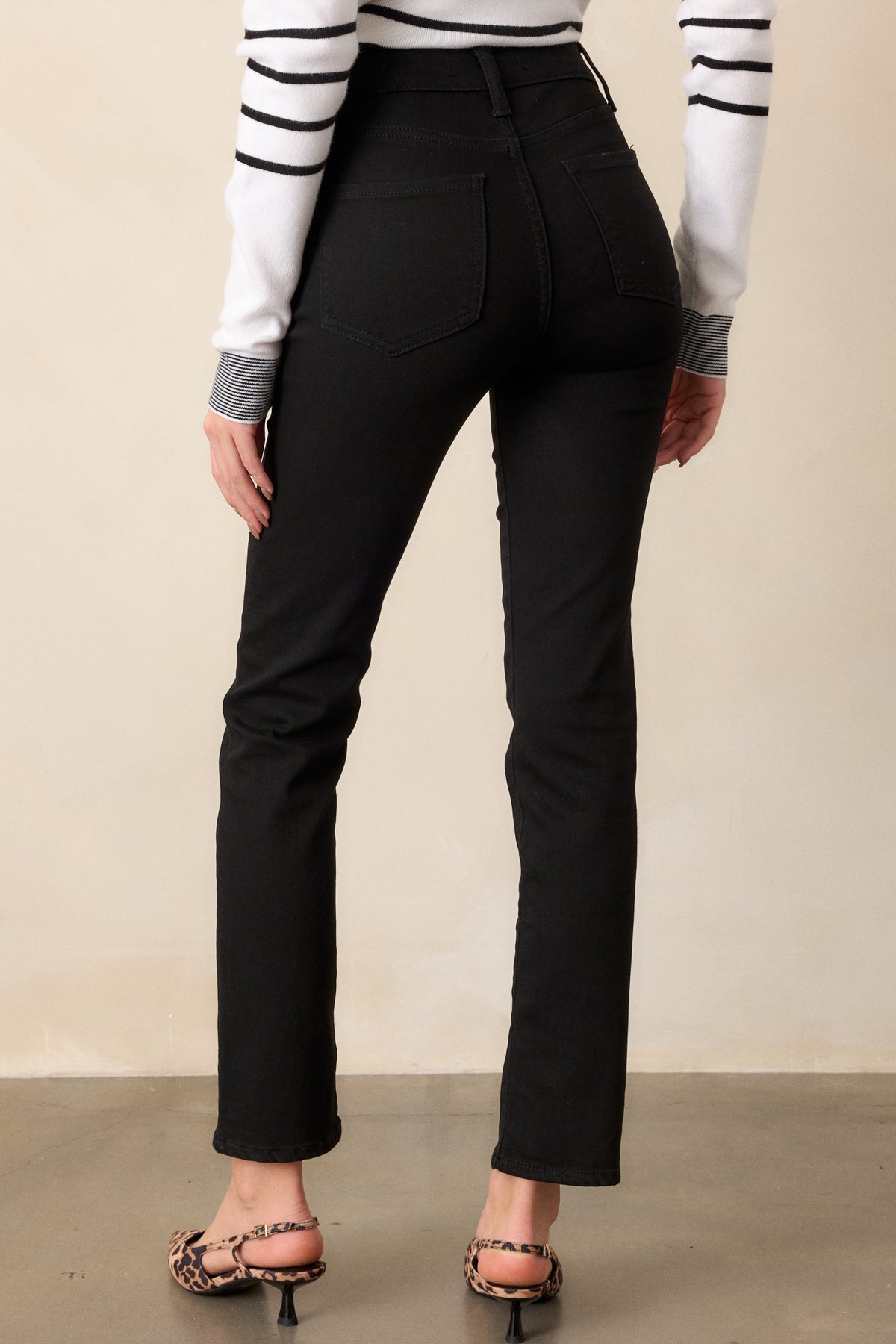 Vol.17 Straight Leg Jeans - Black