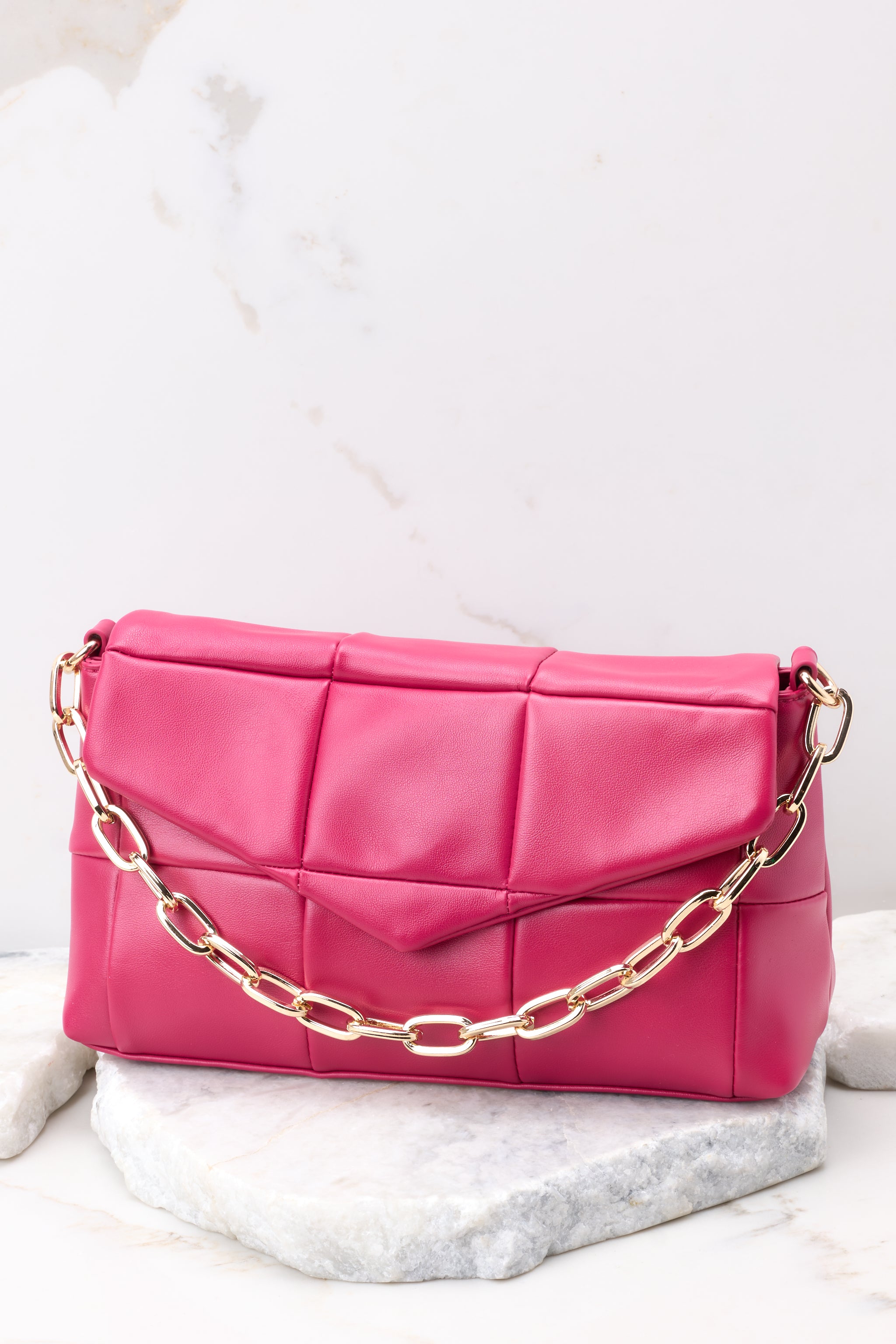 3 Captivatingly Chic Fuchsia Pink Bag at reddress.com