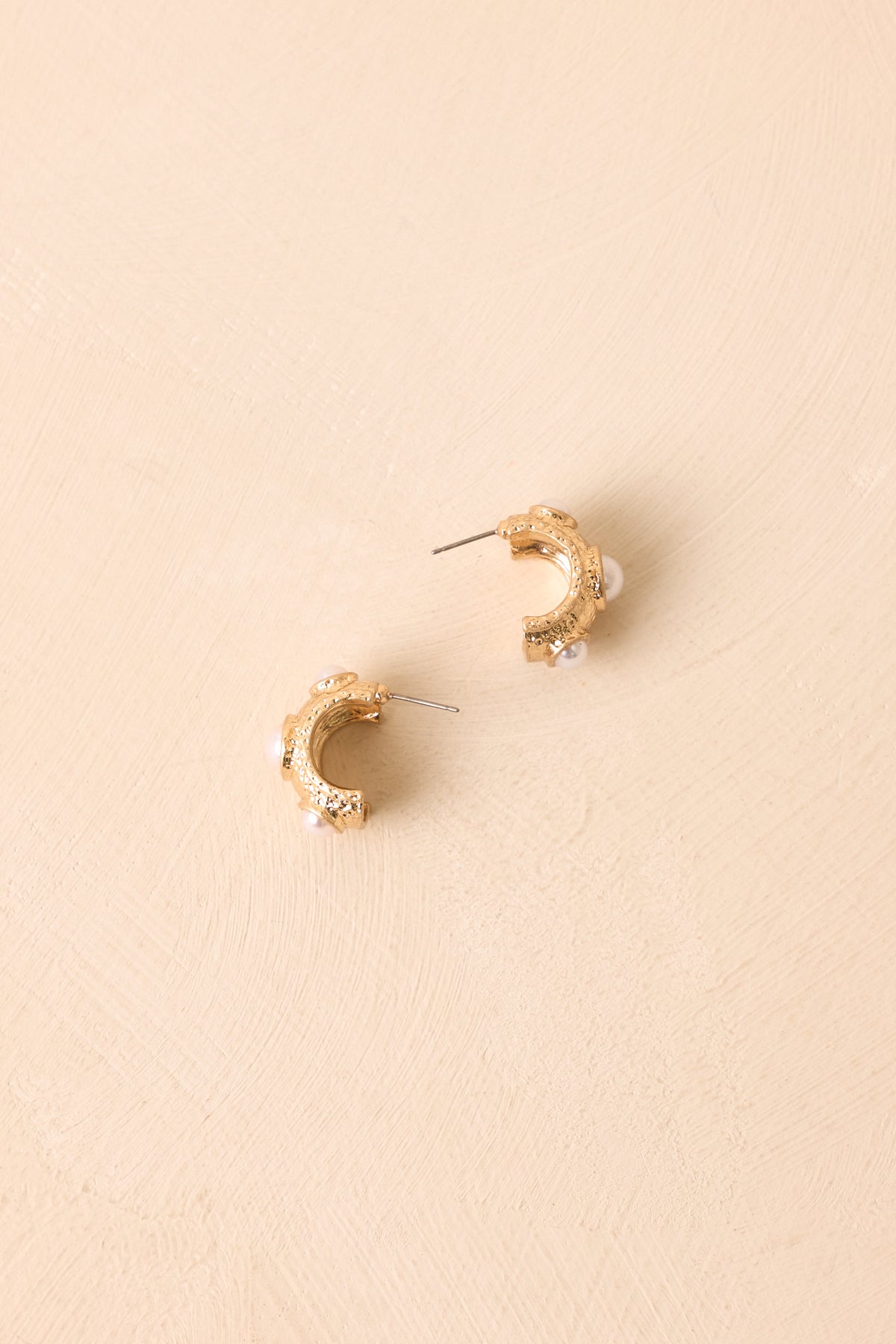 Might As Well Be Gold Hammered Texture Pearl Hoops