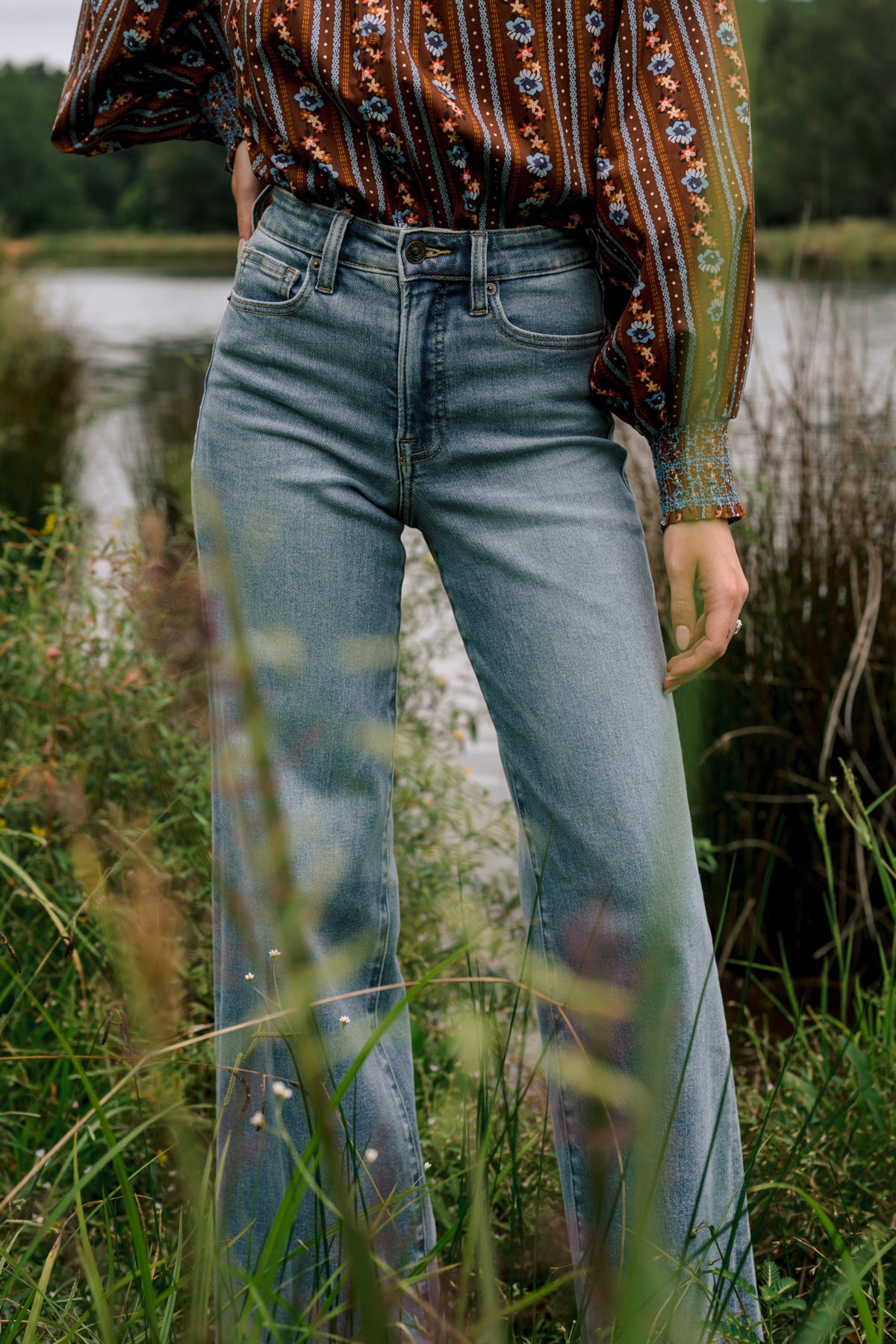 Good American Good Waist Palazzo Light Wash Wide-Leg Jeans