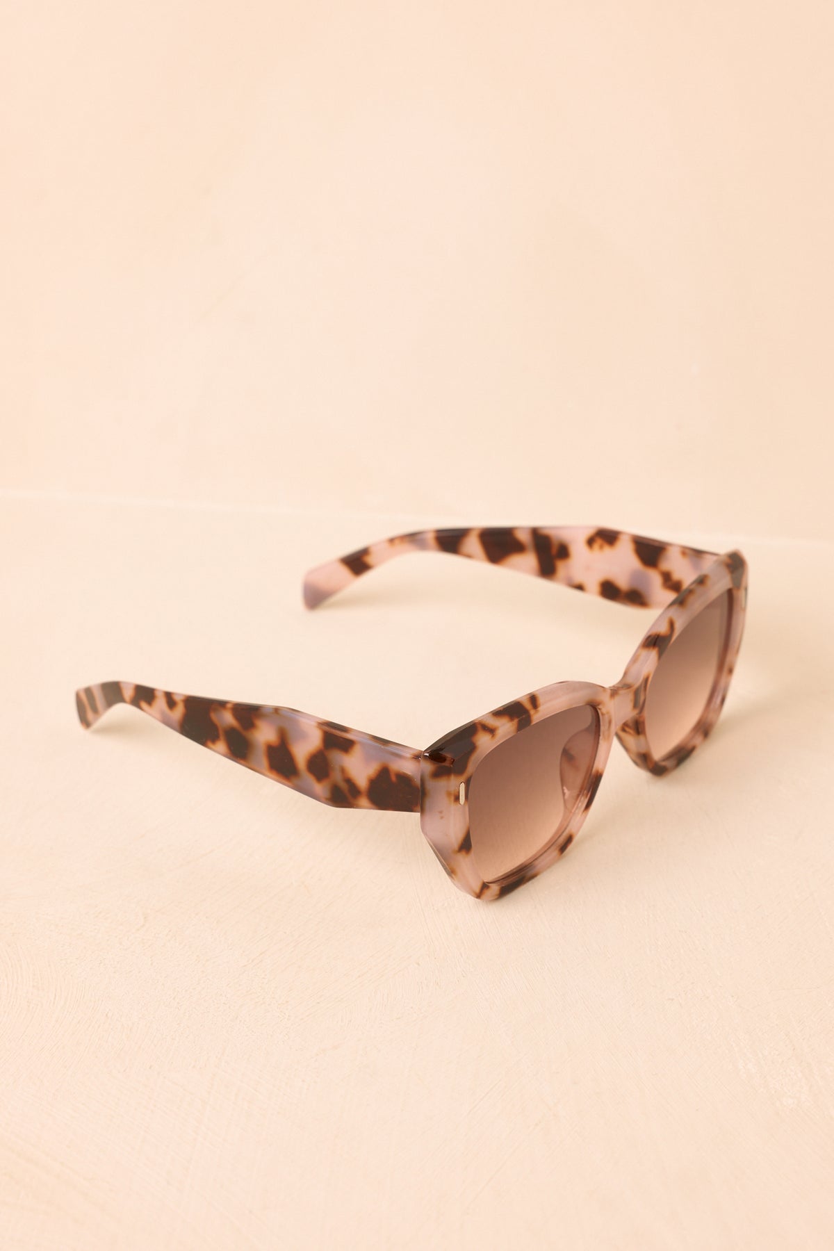 I See Your Point Blush Tortoise Oversized Cat-Eye Sunglasses