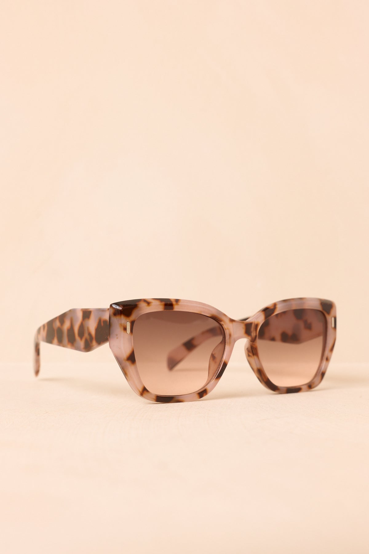 I See Your Point Blush Tortoise Oversized Cat-Eye Sunglasses