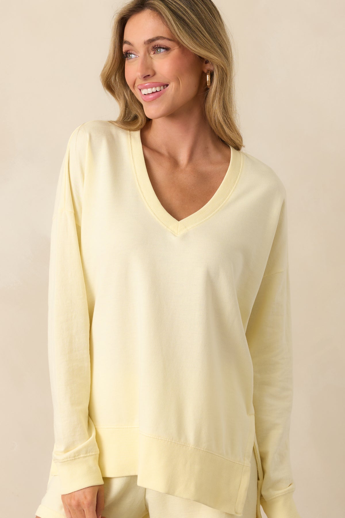 MODERN V-NECK WEEKENDER (WHITE) - Z SUPPLY