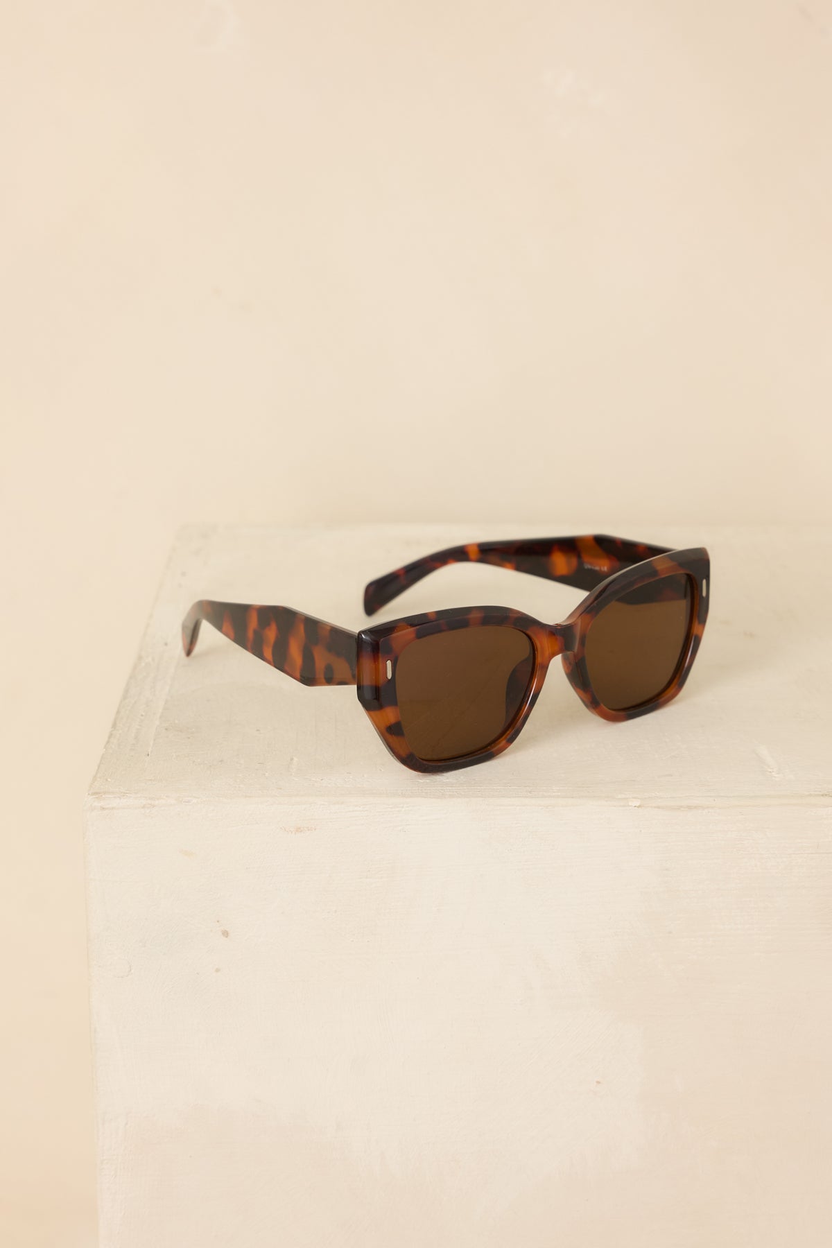 I See Your Point Brown Tortoise Oversized Cat-Eye Sunglasses