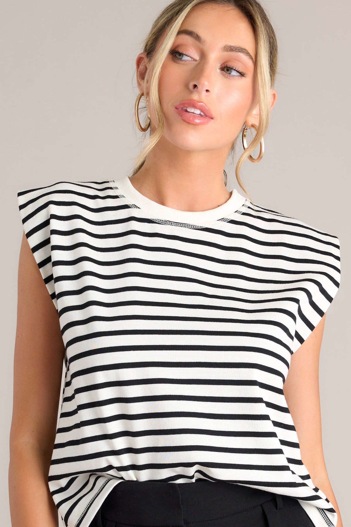 Vivo Basic Crepe Cap Sleeved Top - Off White