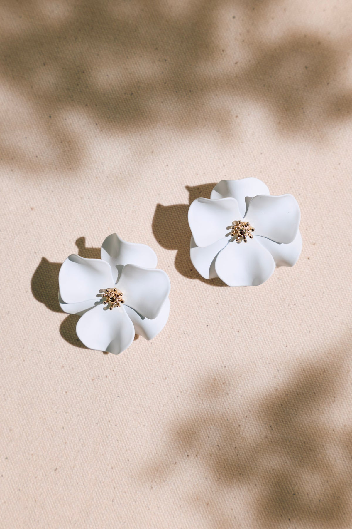 White & Golden Flower Earrings