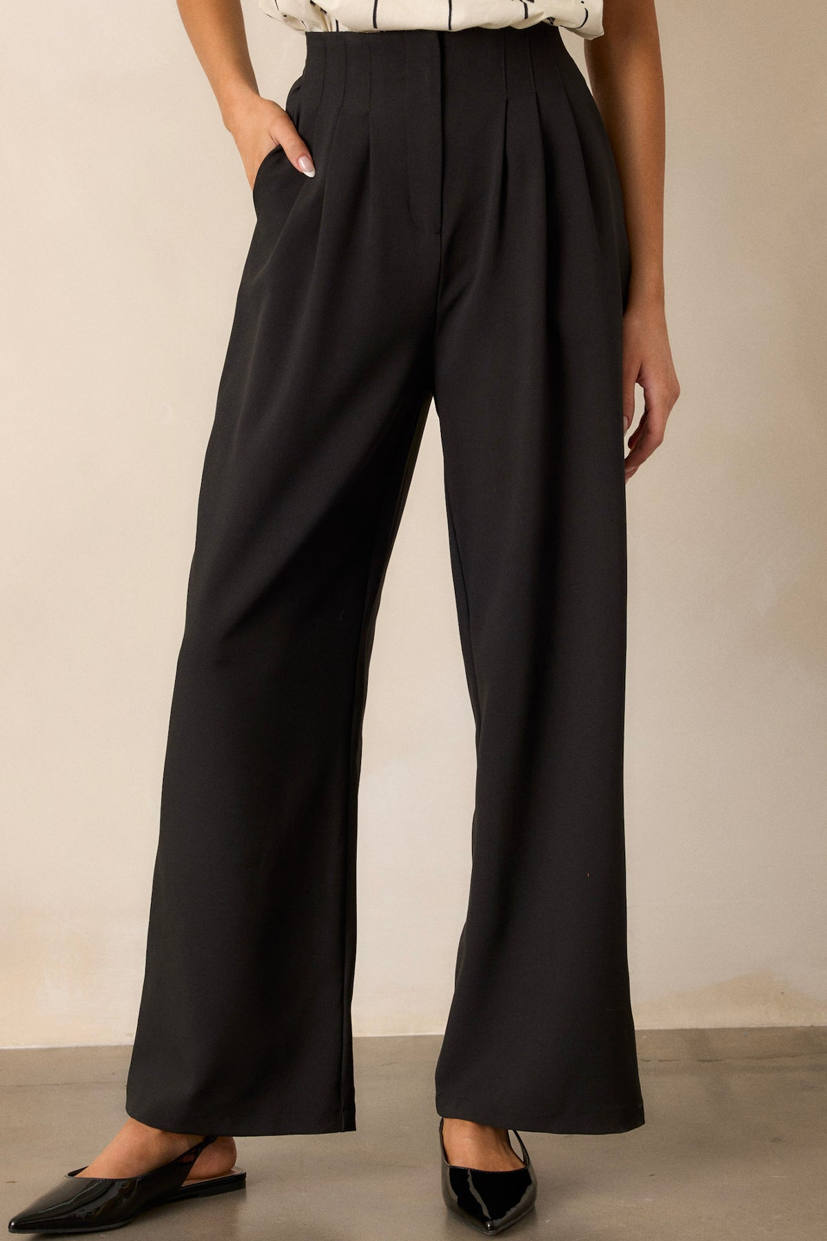 Straight Leg Modern Pant in Black