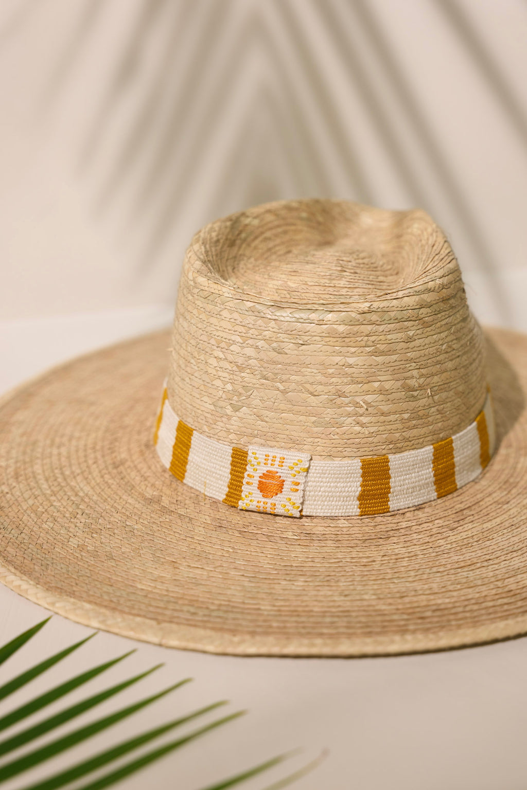 Sunshine Tienda Carmen Palm Hat | Red Dress display picture 1