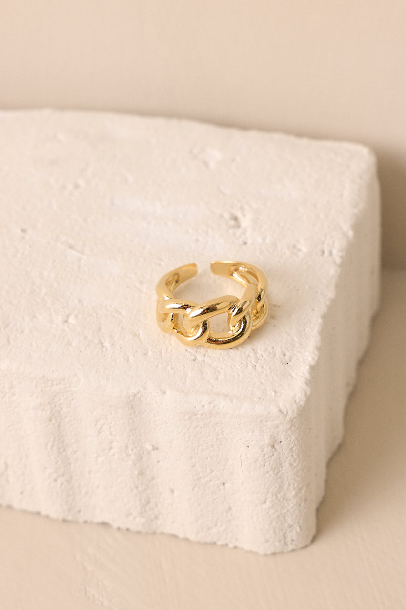 Chic Gold Link Ring