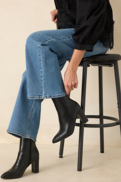 Women's Stand Corrected Black Faux Leather Suede Ankle Boots | Size: 7.5