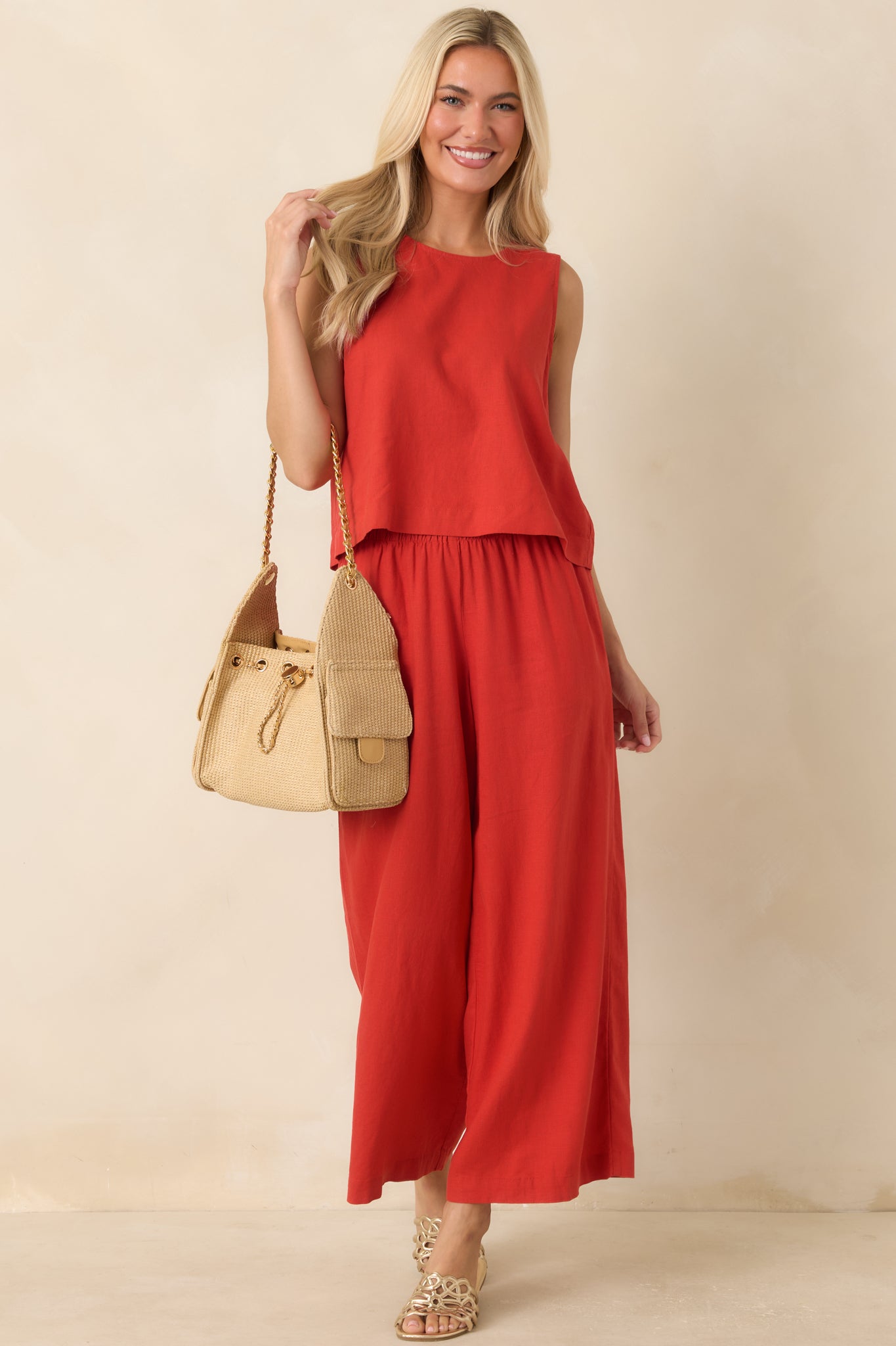 Boxy linen tank featuring a slightly cropped hem and effortless warm-weather style.