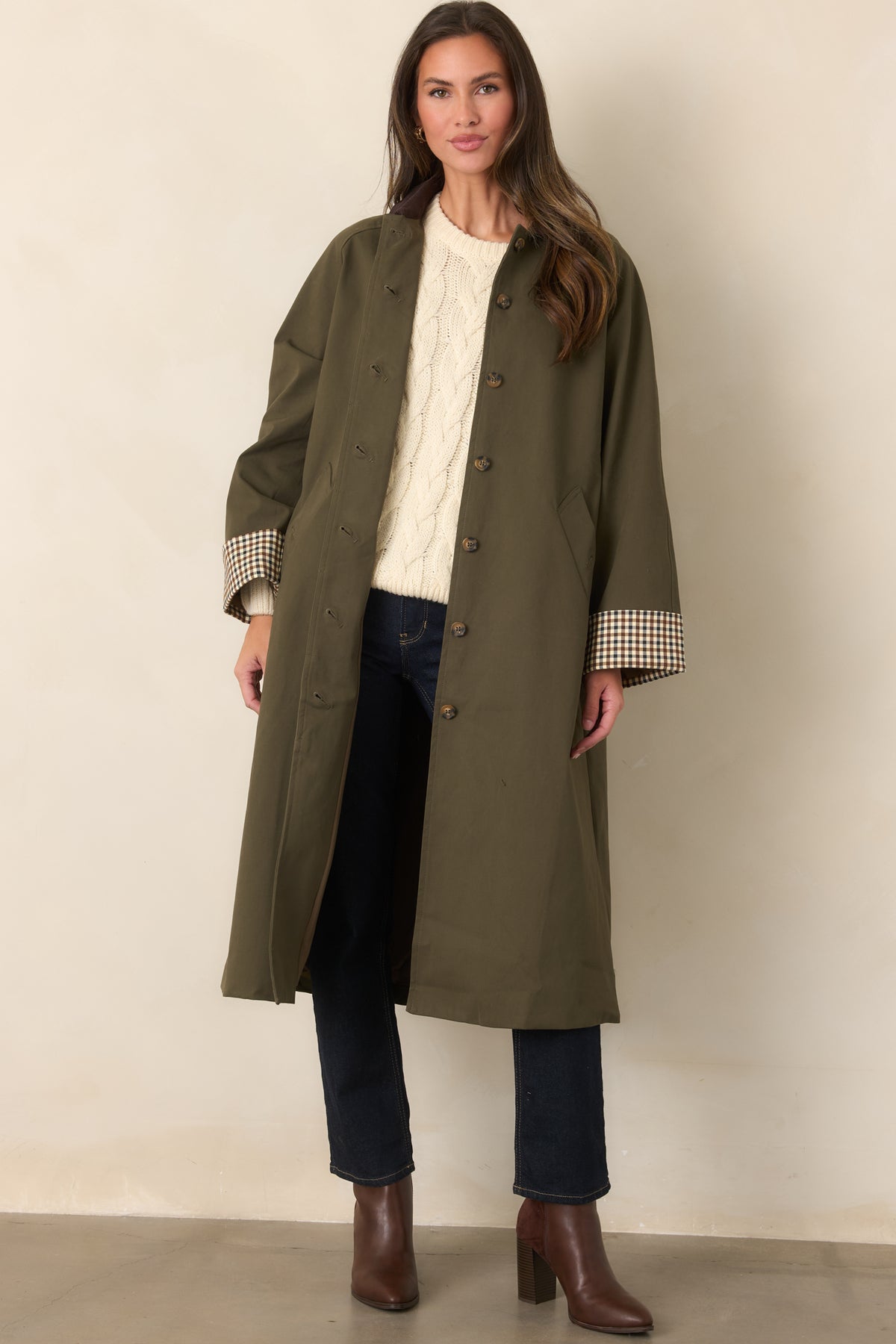 Canvas-feel coat featuring a chocolate brown corduroy collar, button-front closure, and checked contrast cuffs.
