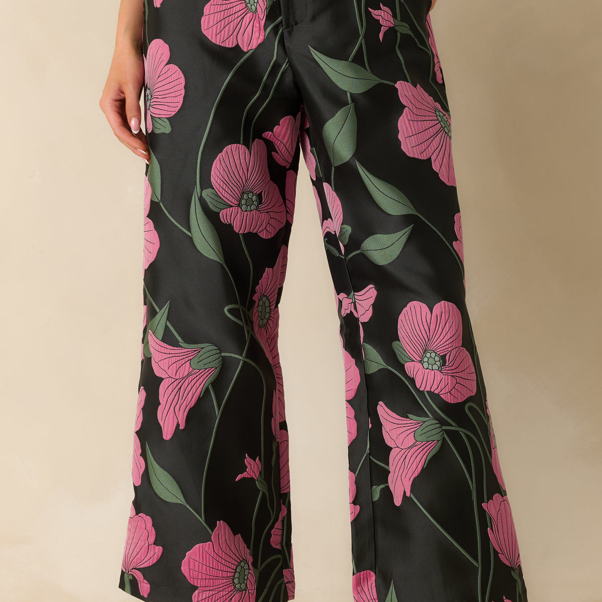 Cropped-Front-View-With-Floral