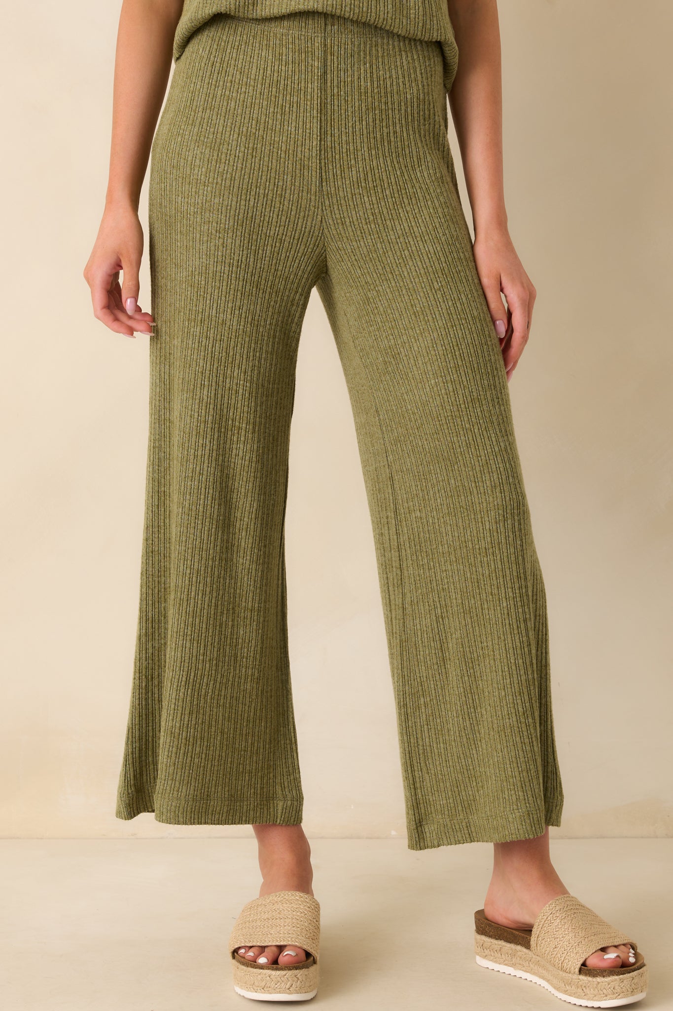 Z Supply Coastline Mini Rib Pants In Fern Olive Green | Red Dress
