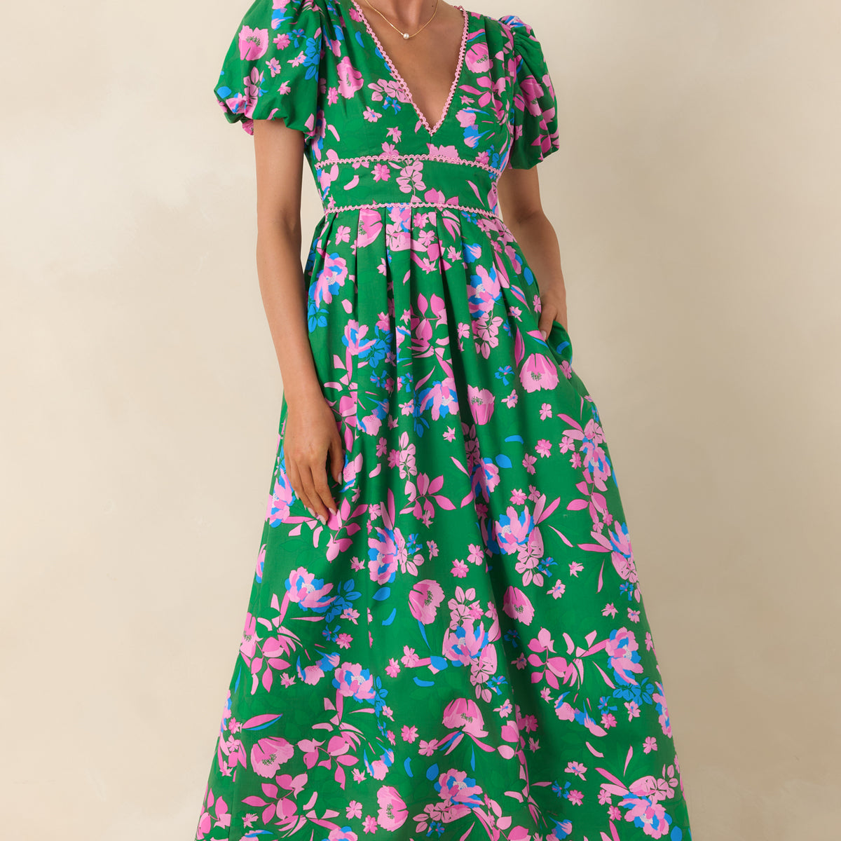 green red dress Women's What a Dream Multi Floral Cotton Open Back Maxi | Size: S US Size:US46 - EU56 Business Casual vs. Business high side slit creates chart:robes