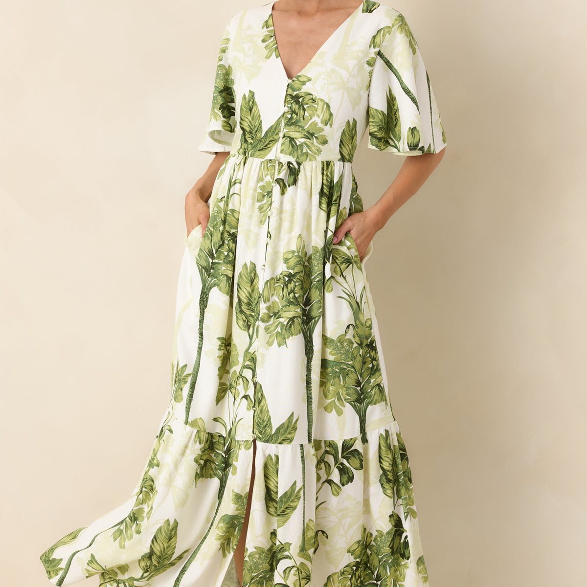 Women's Under Swaying Palms Ivory & Green Tropical Flutter Maxi Dress | Size: S