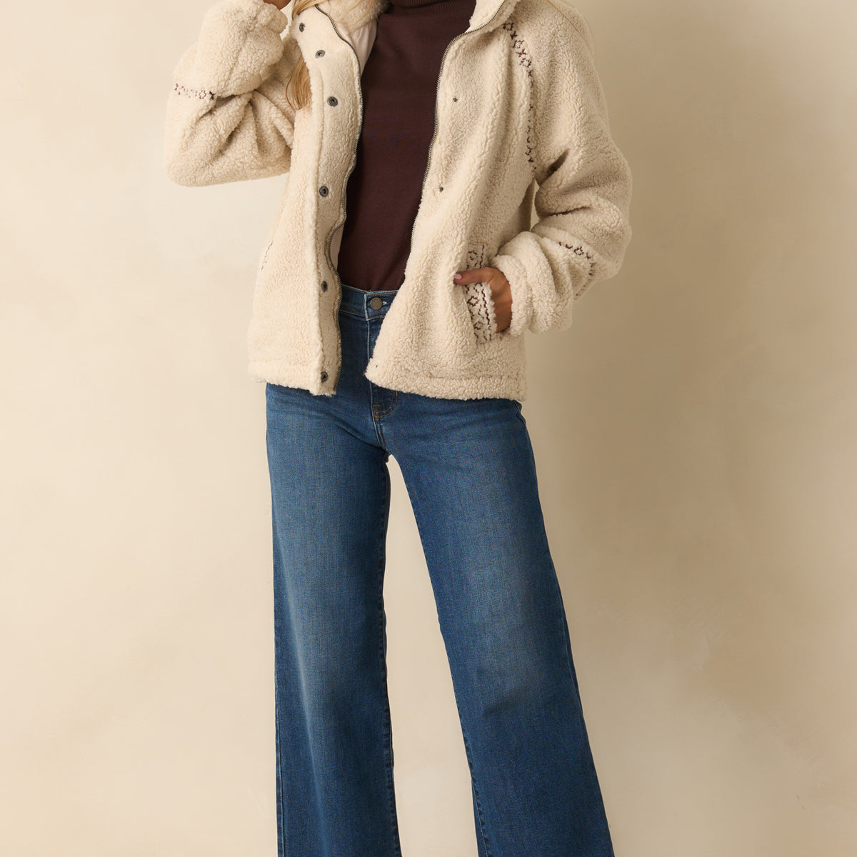 Ivory-Sherpa-Jacket-Stand-