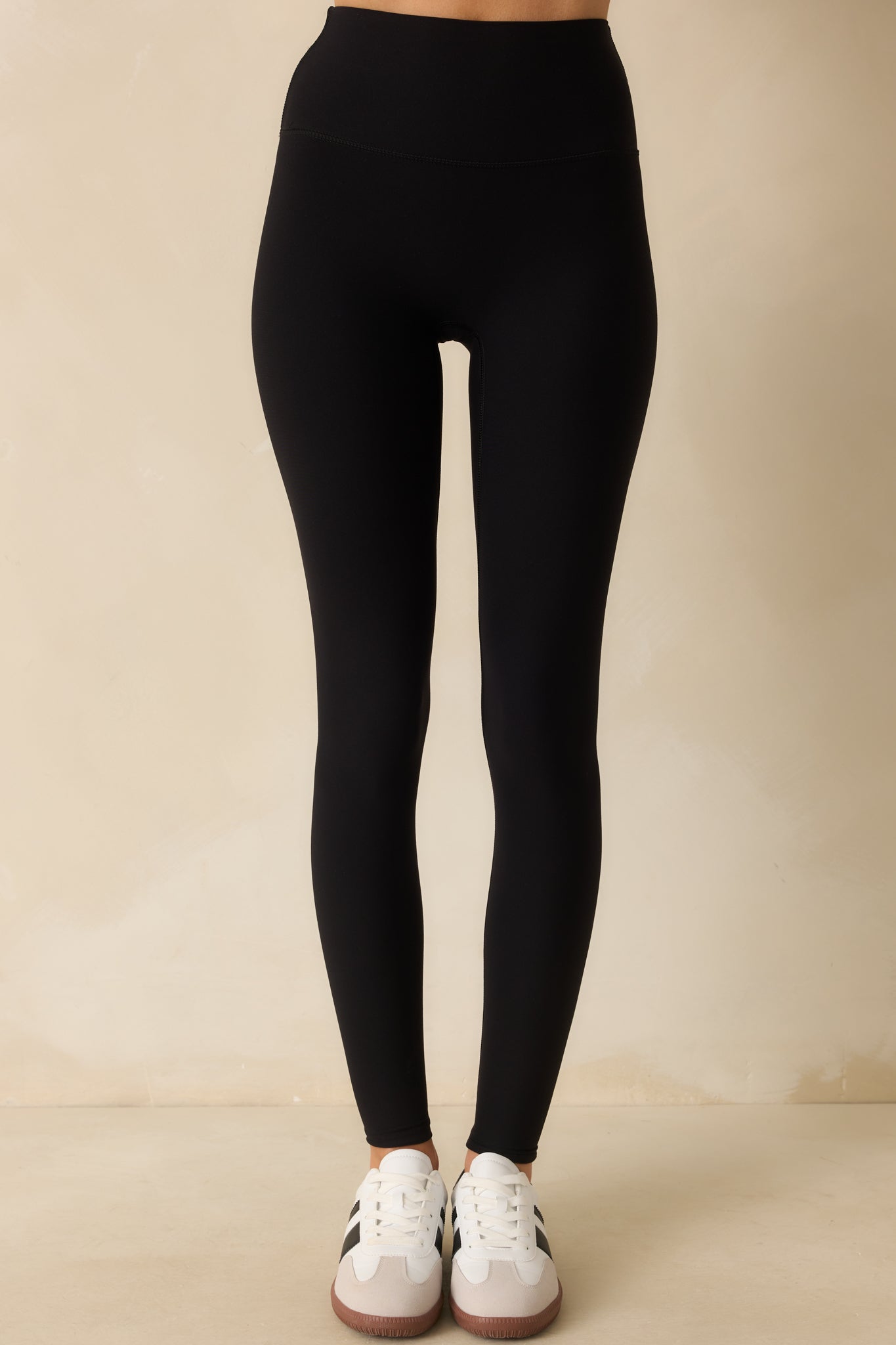 Leggings with a flattering fitted silhouette and 4-way stretch for ease of movement.