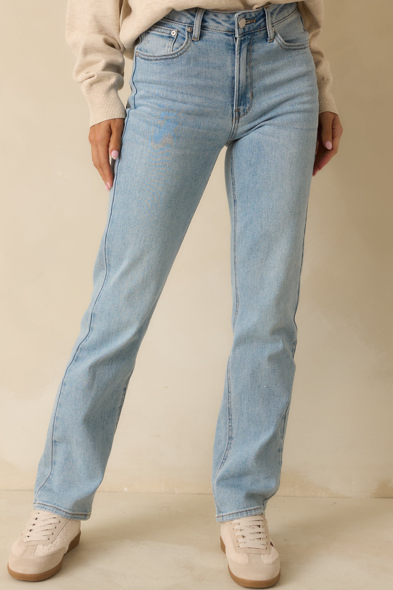 Lower-leg crop emphasizing the straight hem and consistent leg width.
