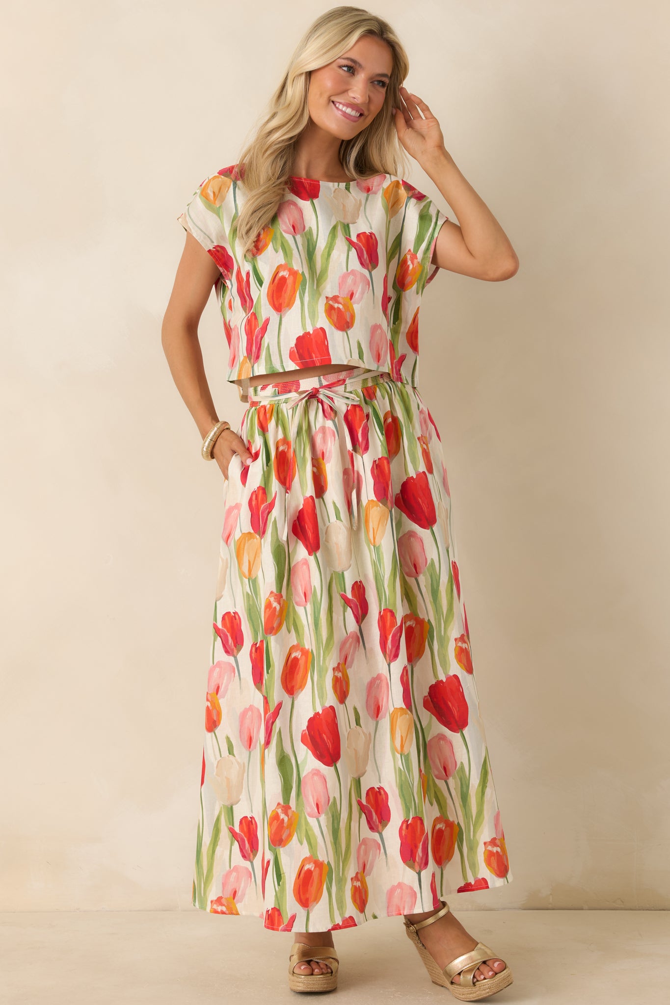 Women's Garden District Ivory & Red Multi Linen Blend Floral Midi Skirt | Size: M